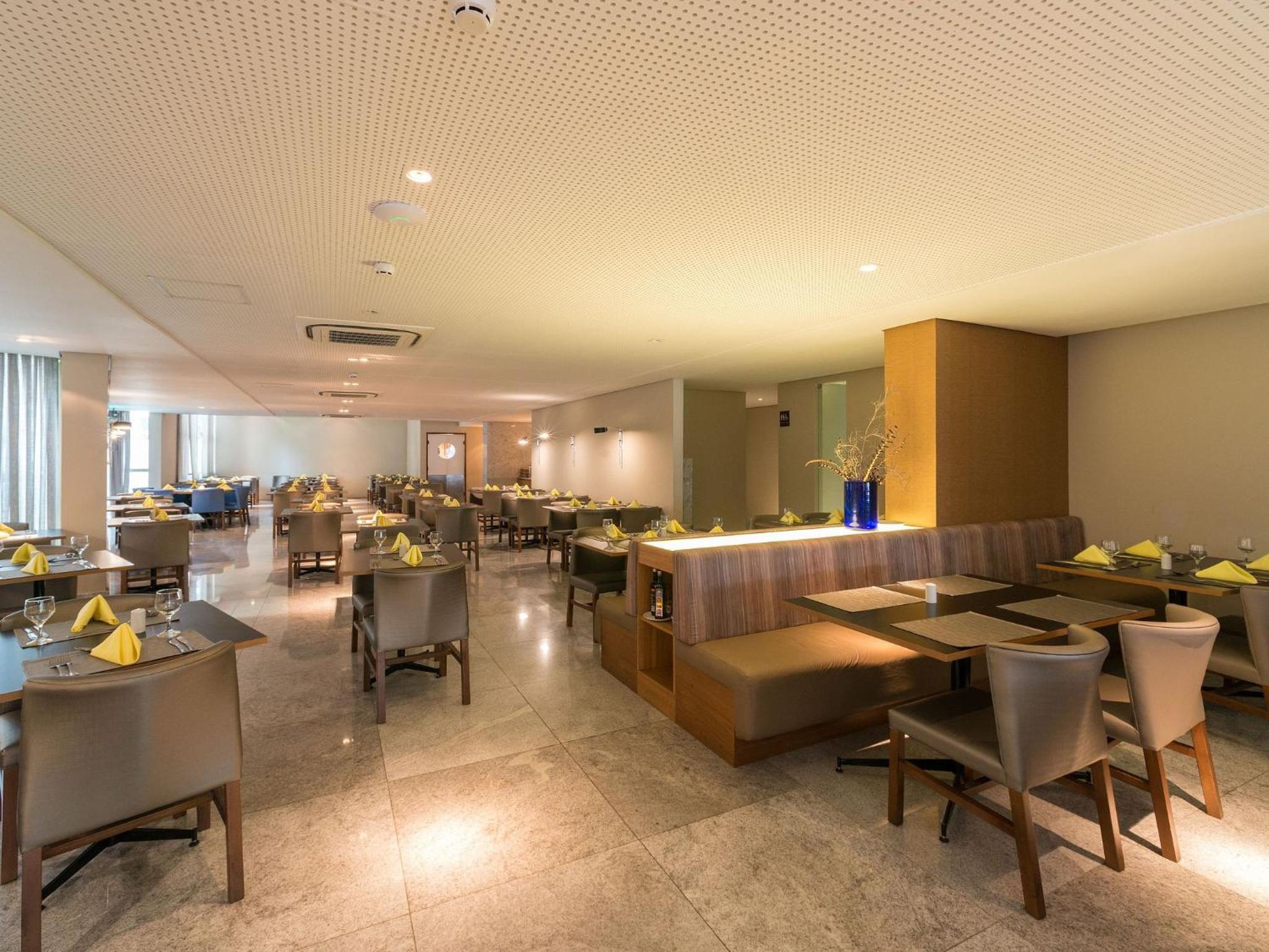 Excelente Flat em Boa Viagem 2 quartos Beach Class Ideal para Família ou Viagens de Negócio NOB2104