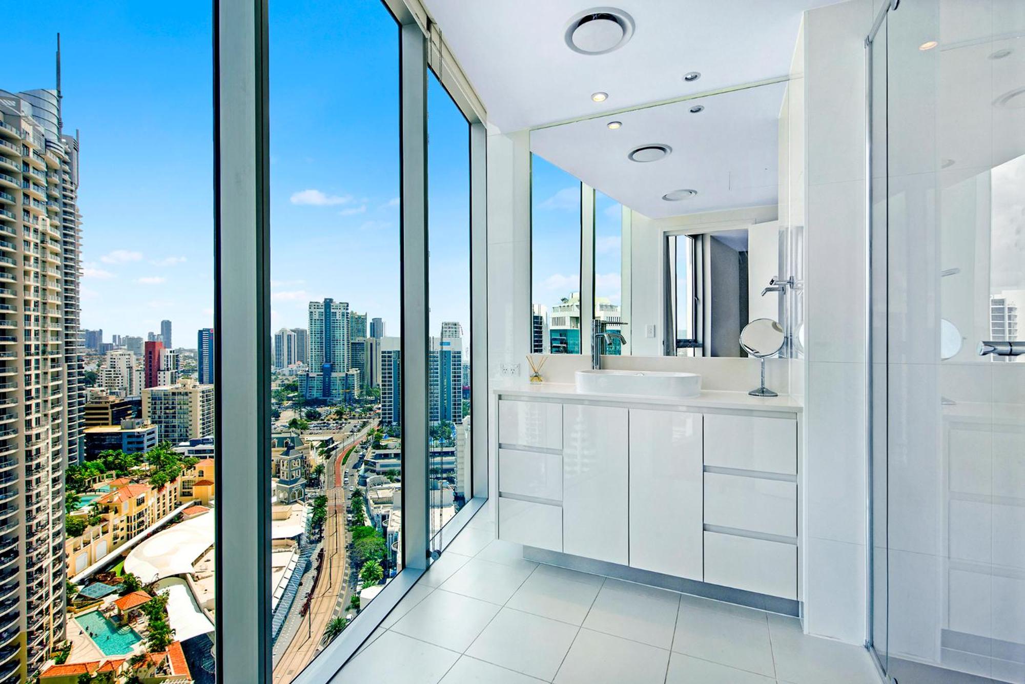 Number 1 H Residences - WiFi, Parking & More by Gold Coast Holidays