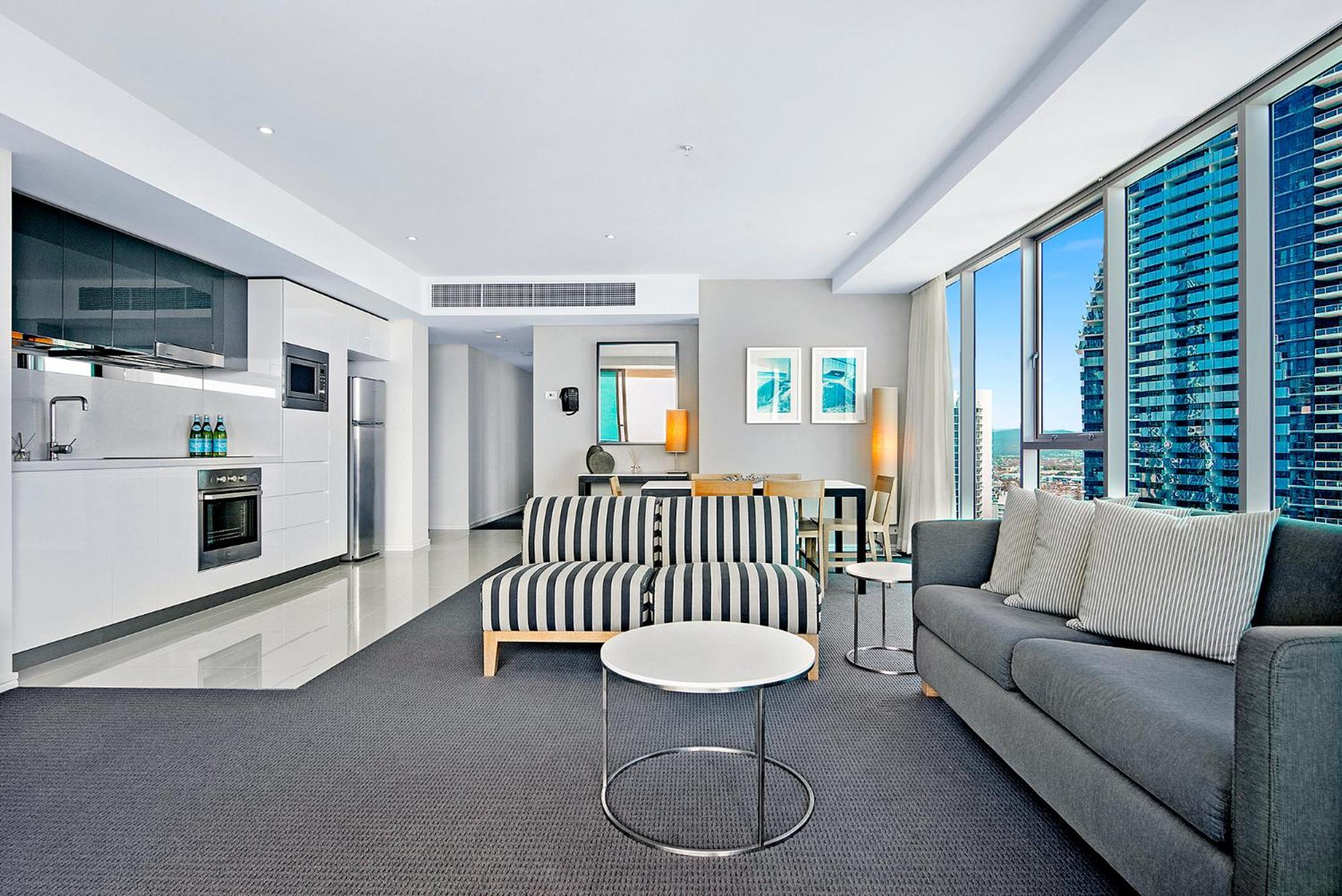 Number 1 H Residences - WiFi, Parking & More by Gold Coast Holidays