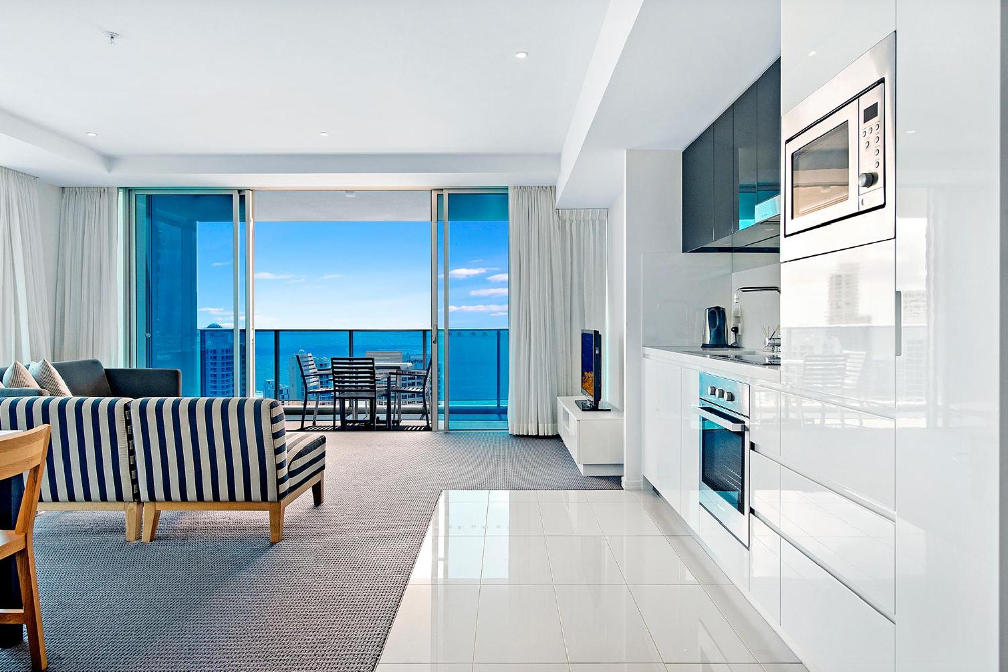 Number 1 H Residences - WiFi, Parking & More by Gold Coast Holidays