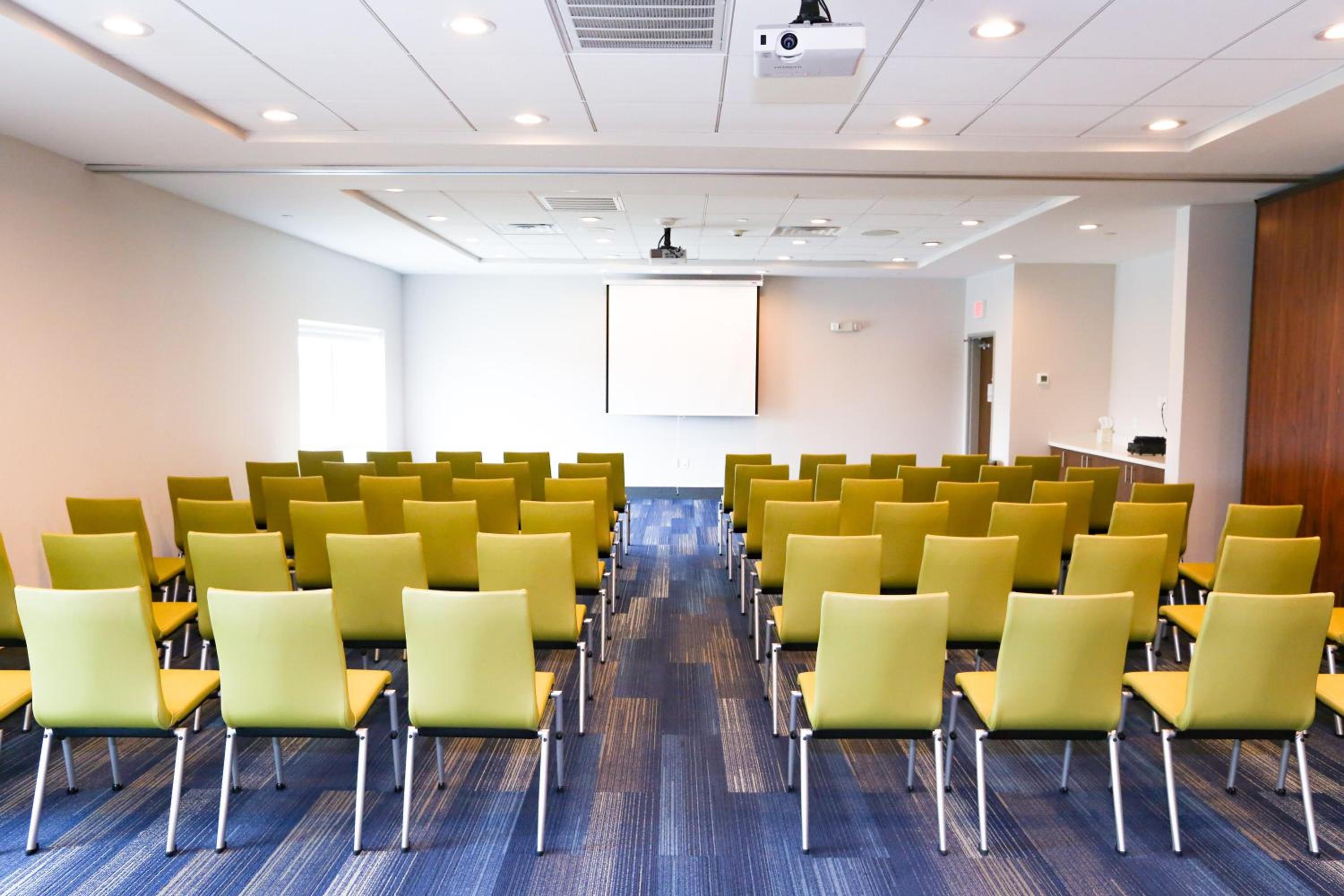 Holiday Inn Express Suites - Houston IAH - Beltway 8, an IHG Hotel - Property Image 42