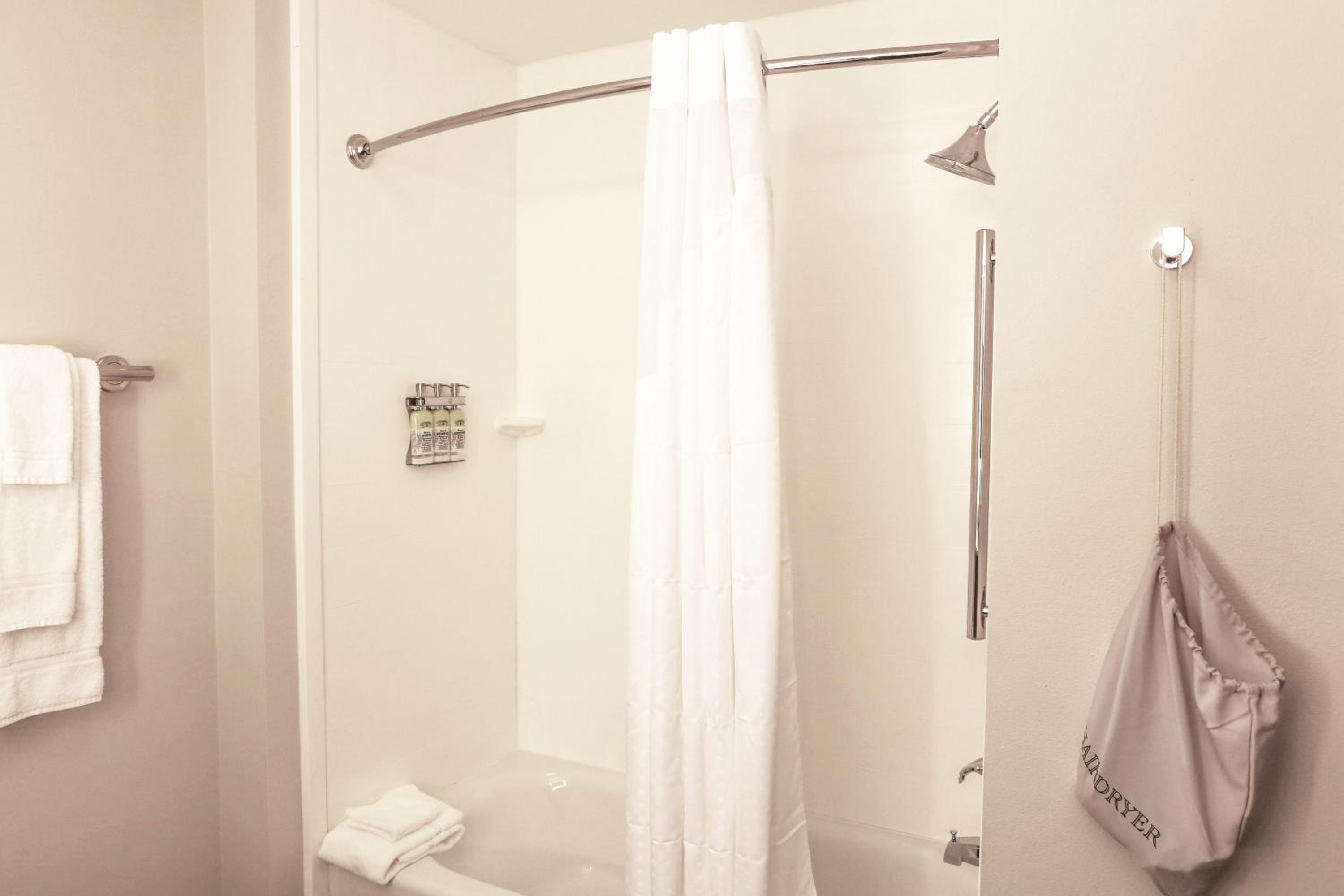 Holiday Inn Express Suites - Houston IAH - Beltway 8, an IHG Hotel - Property Image 15