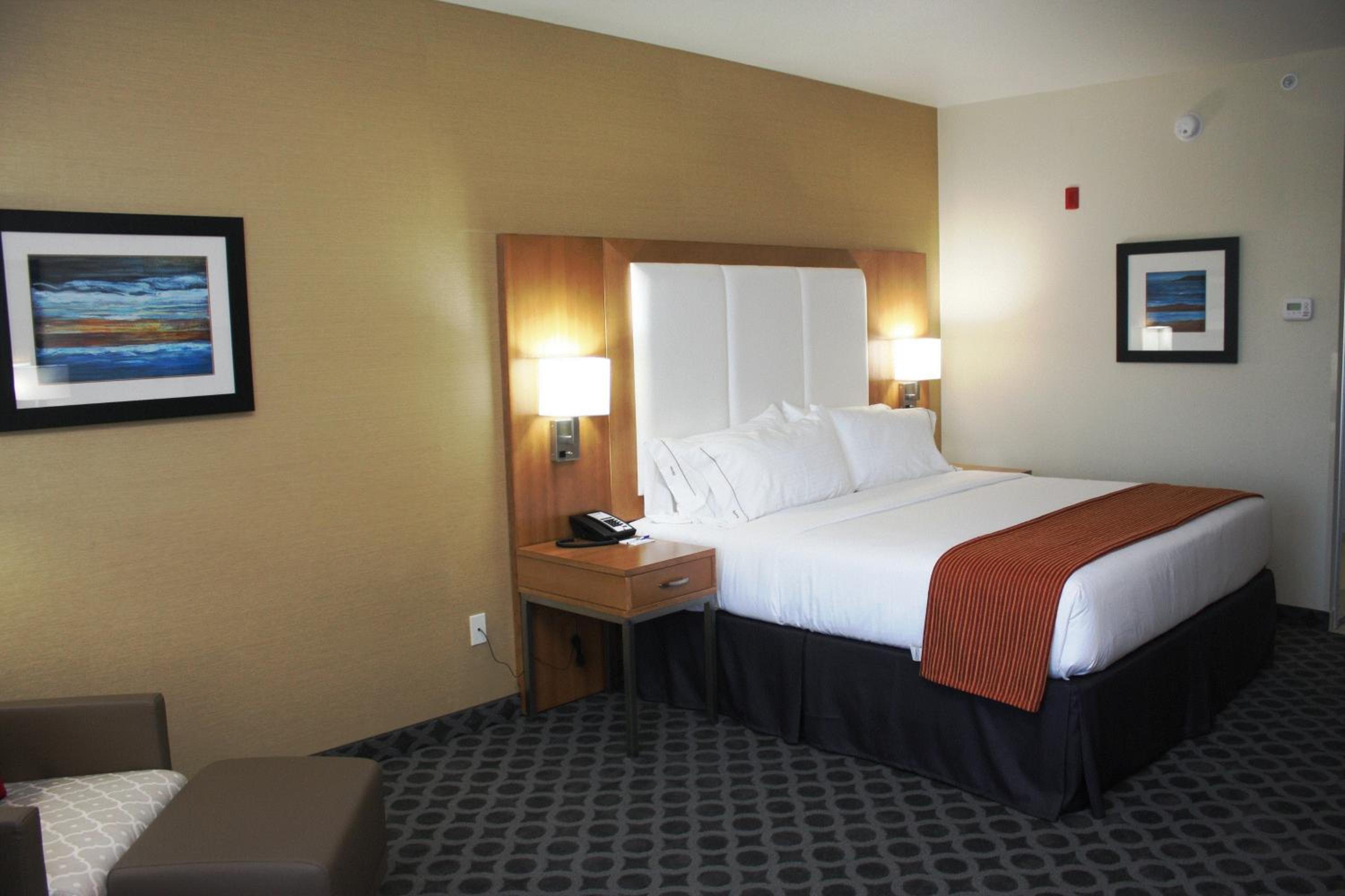 North Hollywood Vacations - Holiday Inn Express North Hollywood - Burbank Area, an IHG Hotel - Property Image 9