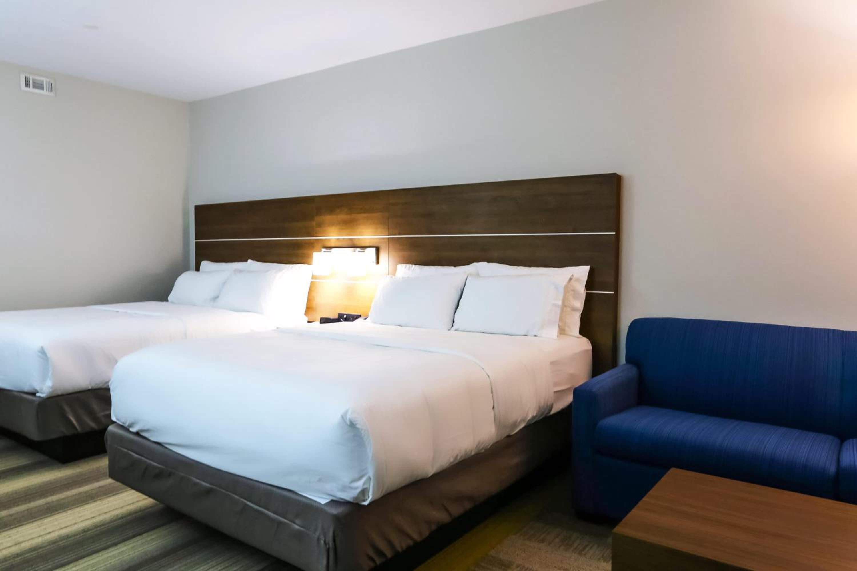 Holiday Inn Express Suites - Houston IAH - Beltway 8, an IHG Hotel - Property Image 26