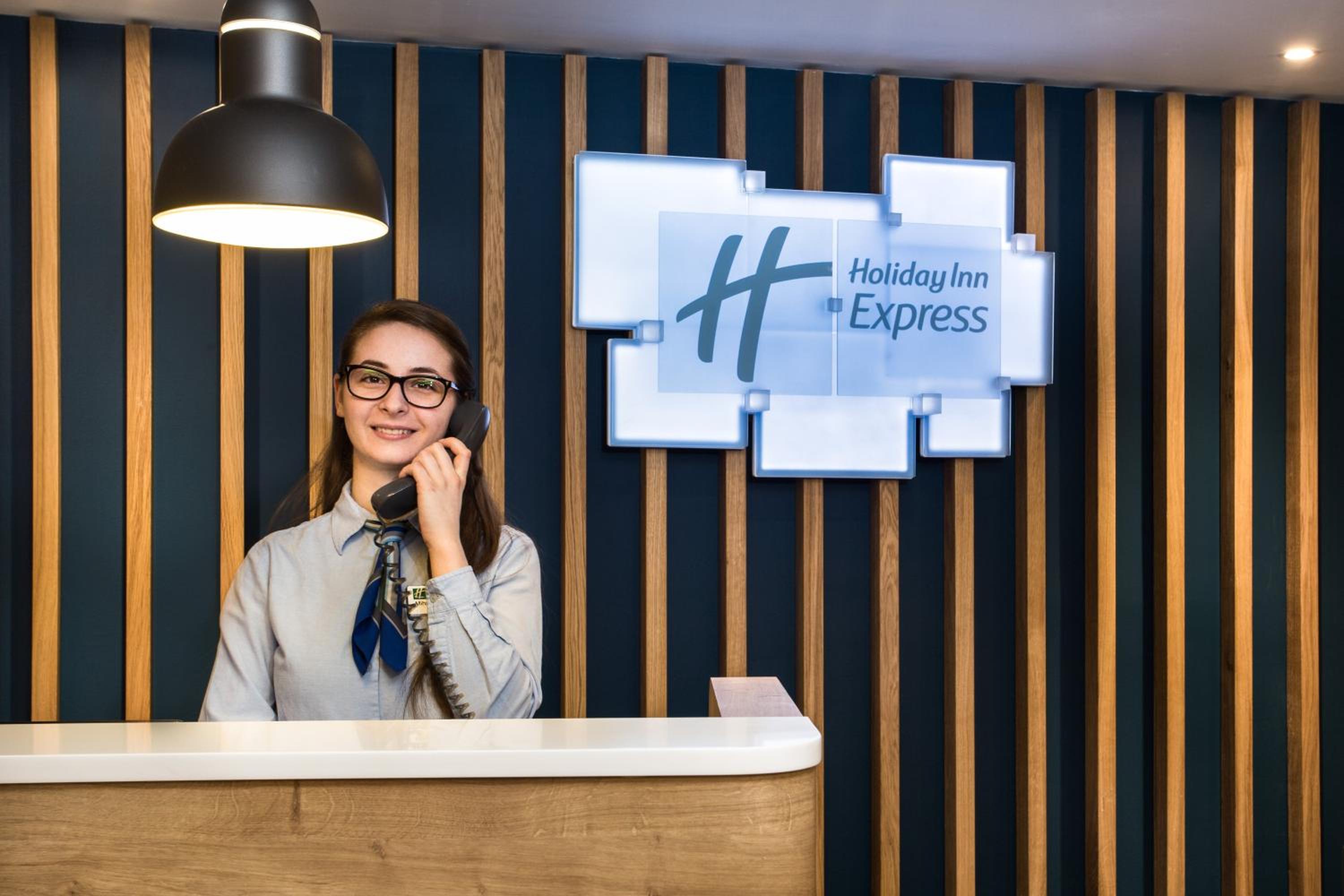 Watford Vacations - Holiday Inn Express London - Watford Junction, an IHG Hotel - Property Image 6