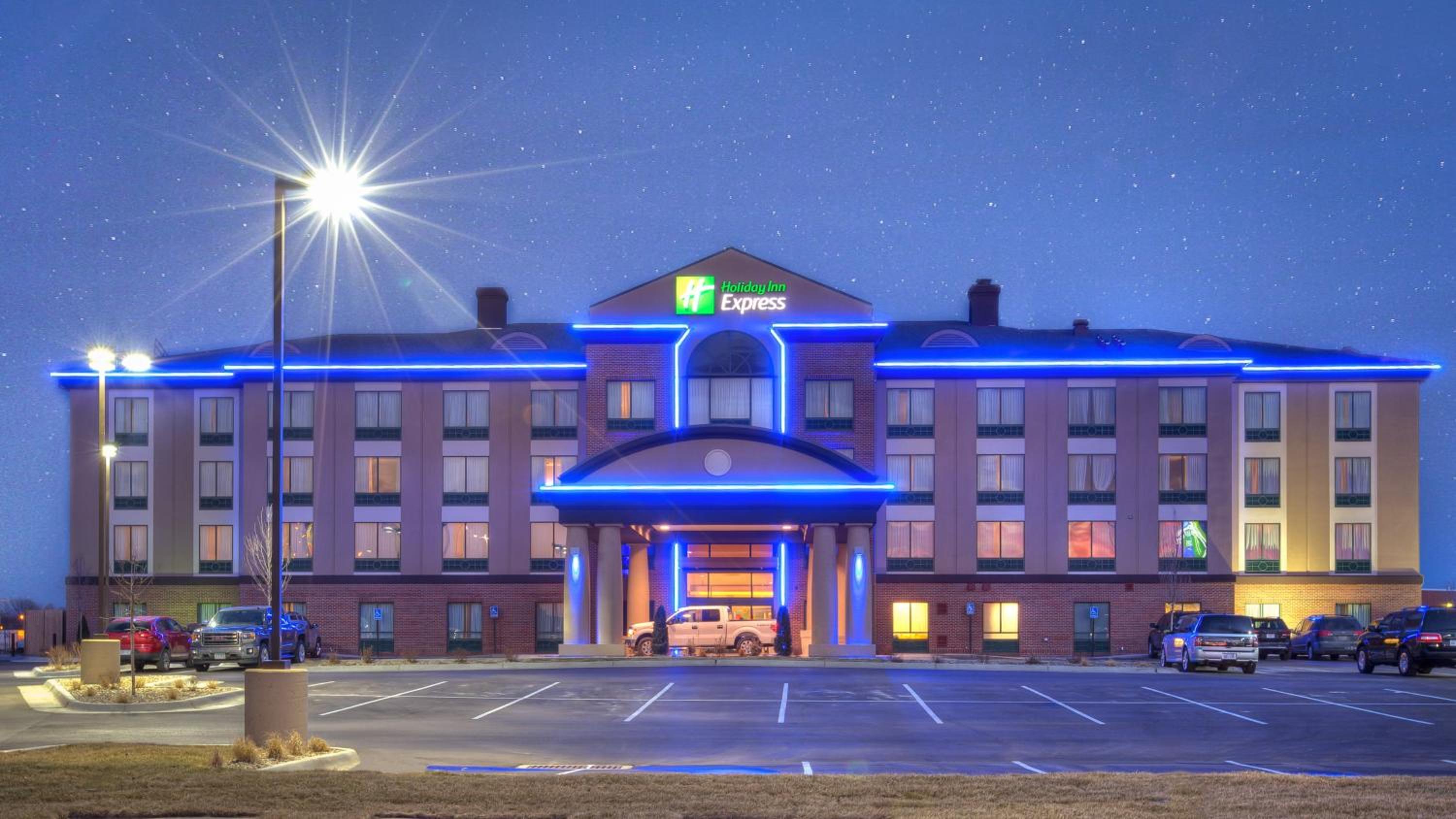 Hotel Holiday Inn Express Wichita South, an IHG Hotel - Image 1