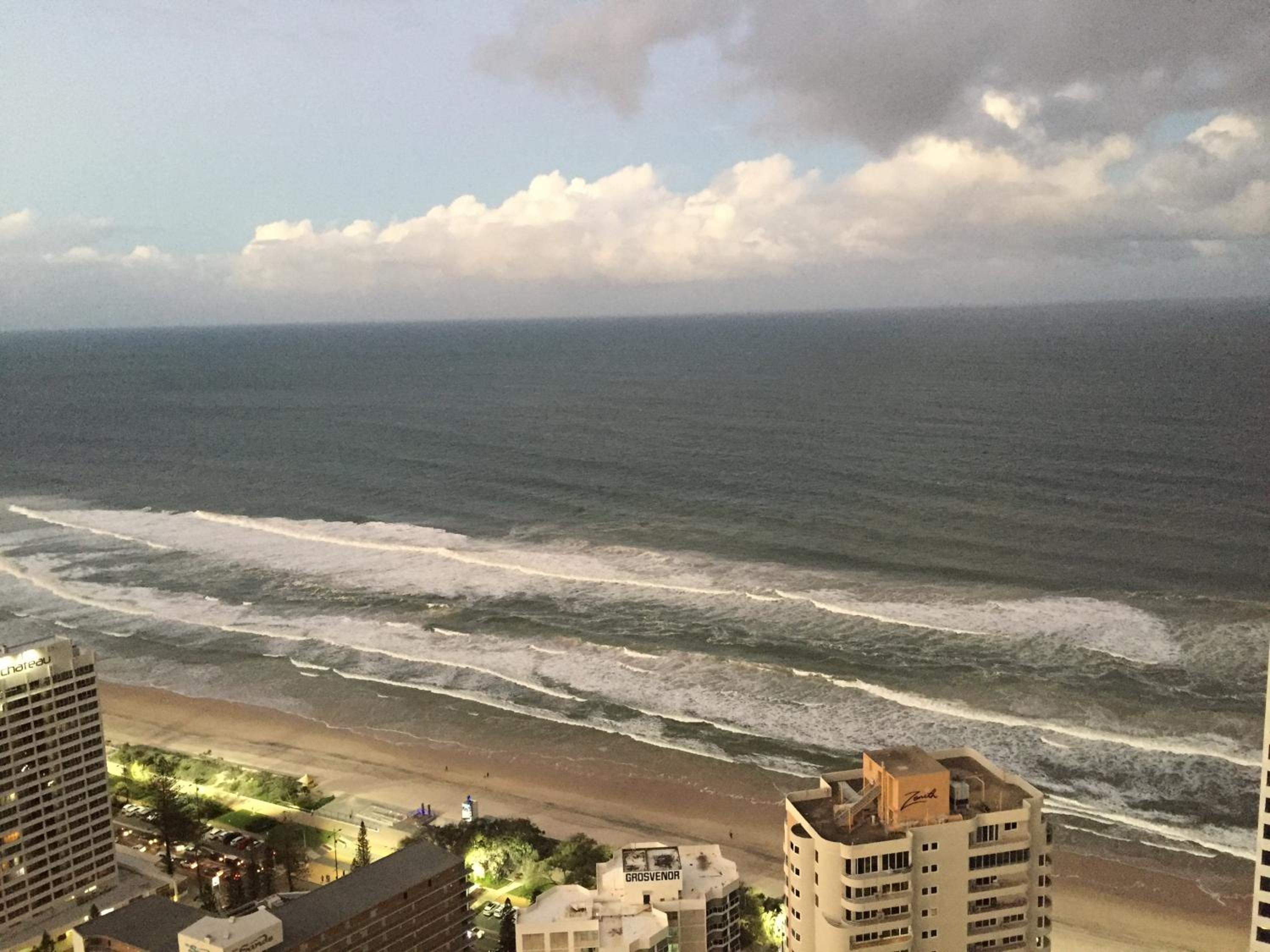 Number 1 H Residences - WiFi, Parking & More by Gold Coast Holidays