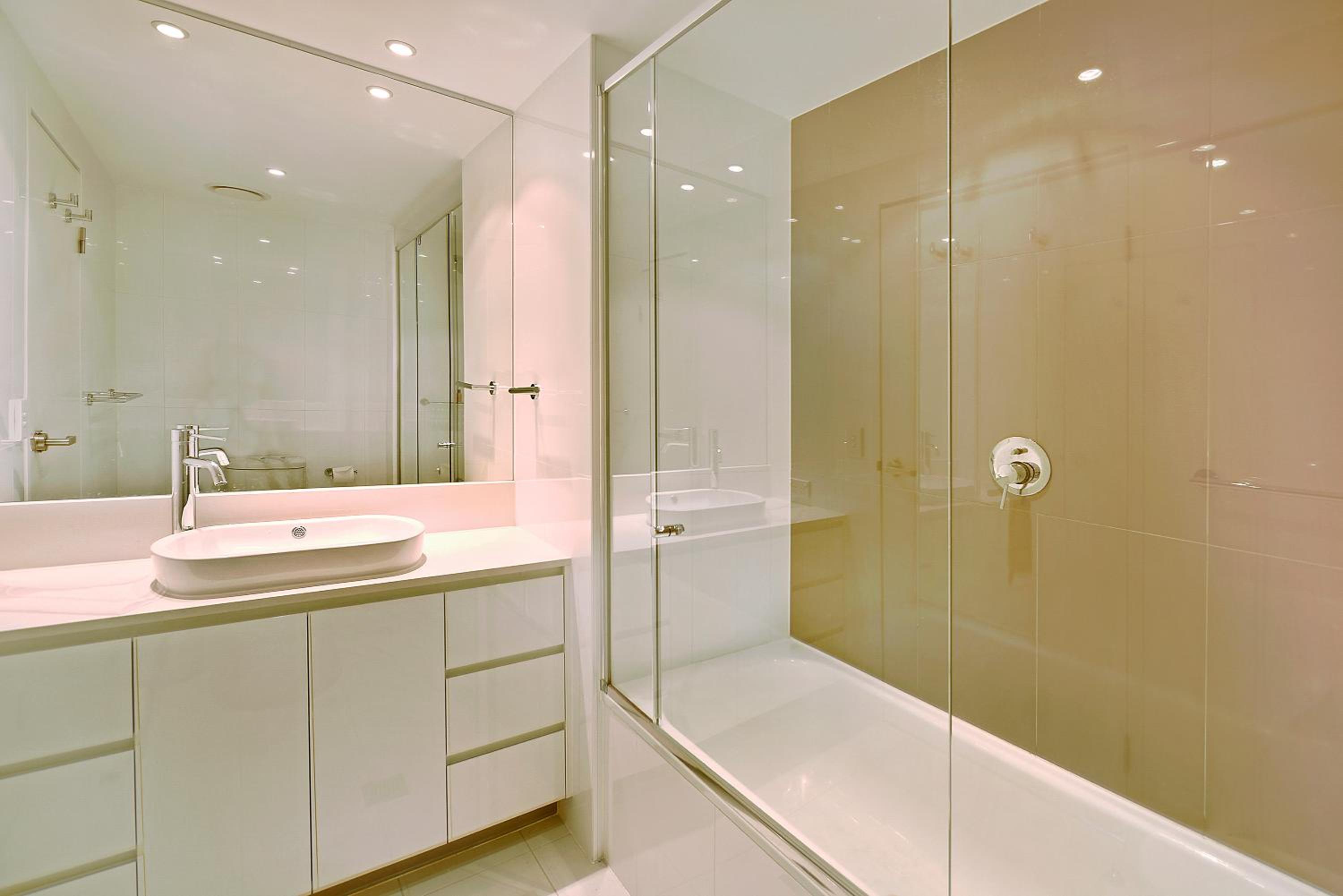 Number 1 H Residences - WiFi, Parking & More by Gold Coast Holidays