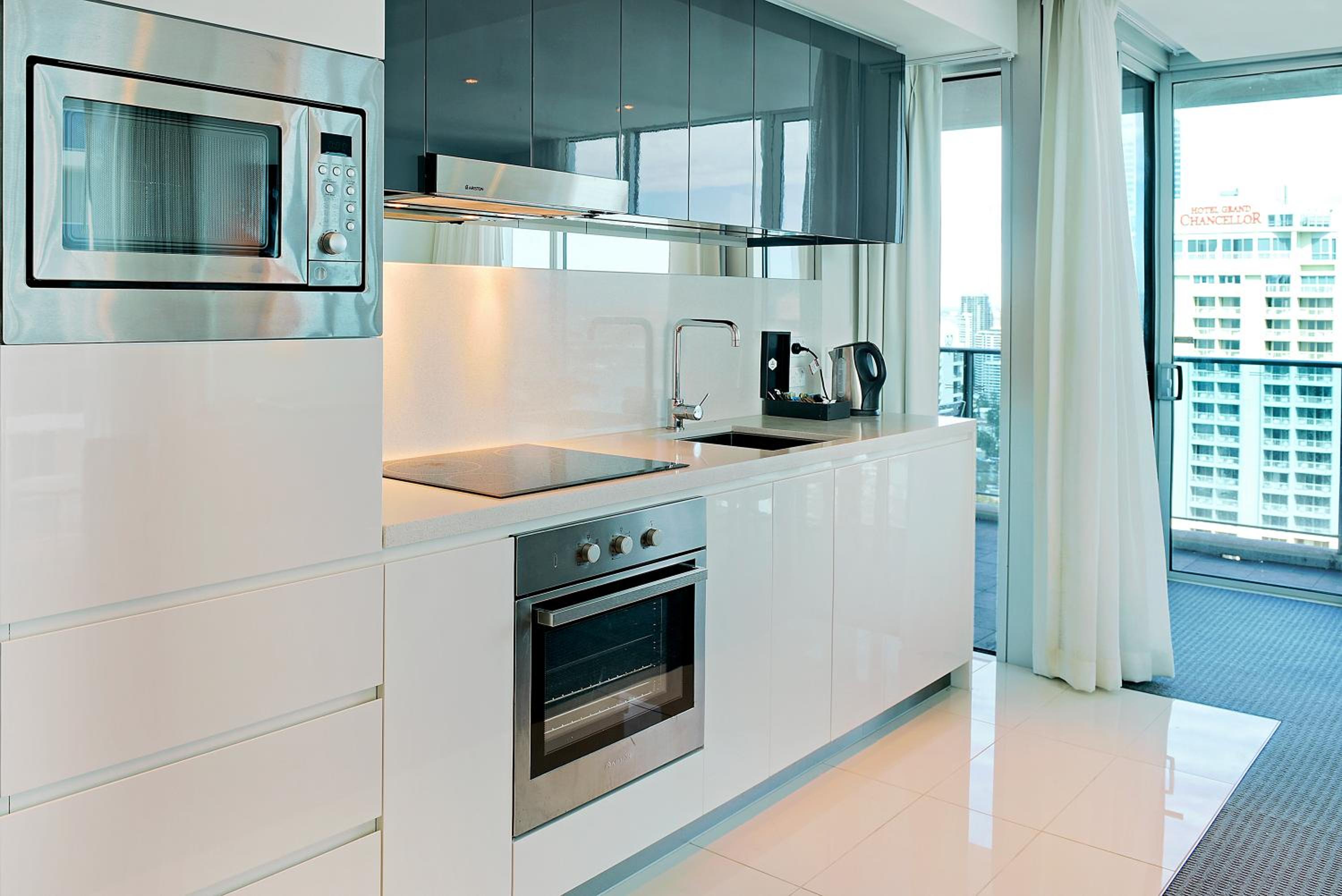 Number 1 H Residences - WiFi, Parking & More by Gold Coast Holidays