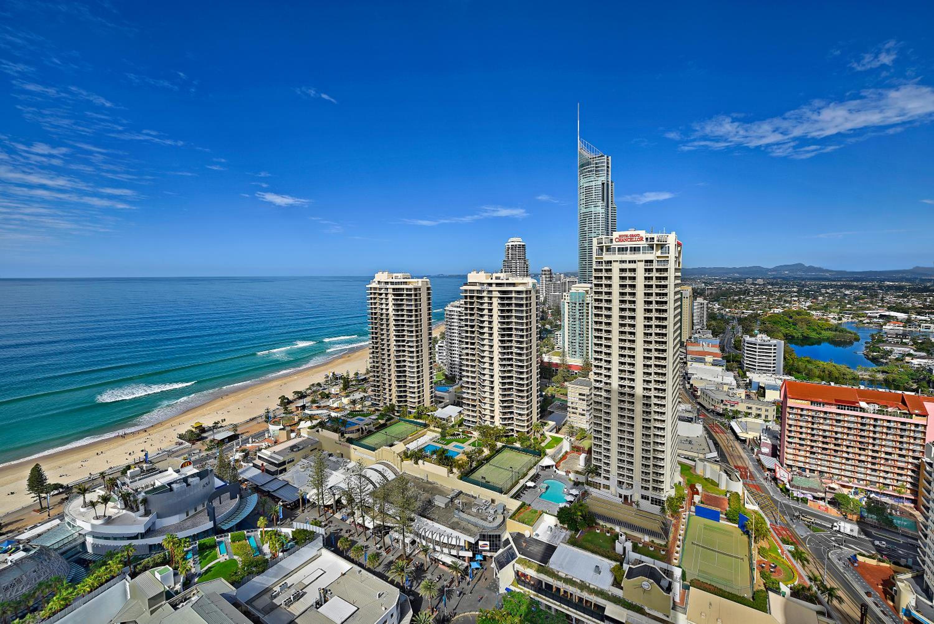 Number 1 H Residences - WiFi, Parking & More by Gold Coast Holidays