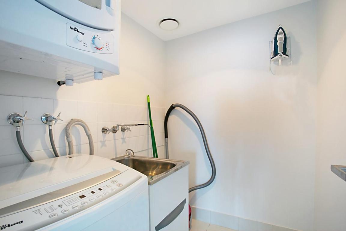 Number 1 H Residences - WiFi, Parking & More by Gold Coast Holidays