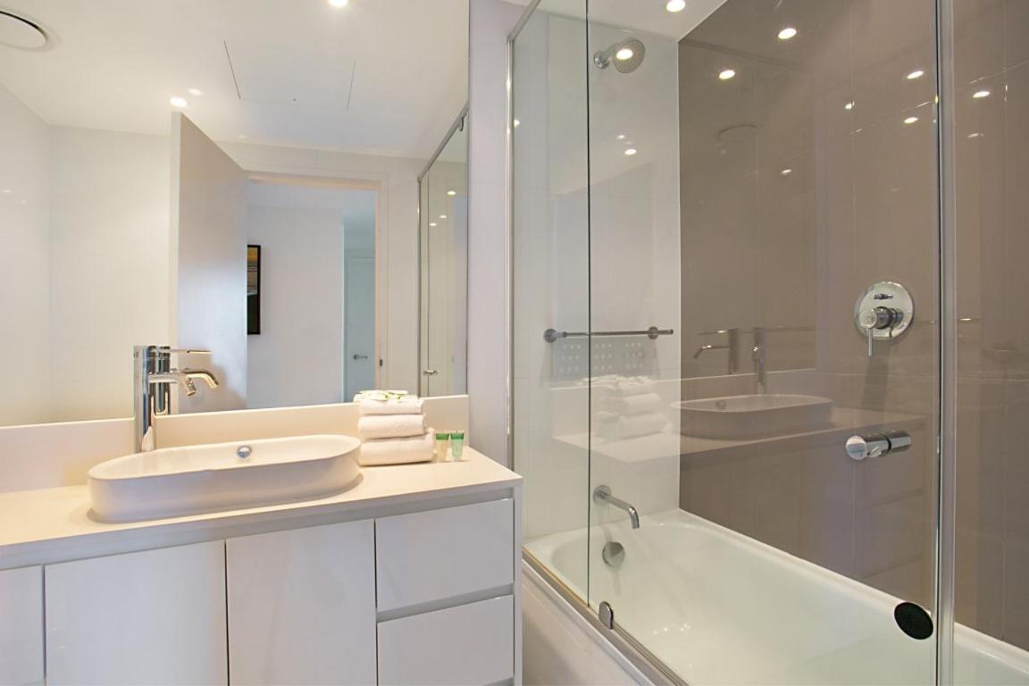 Number 1 H Residences - WiFi, Parking & More by Gold Coast Holidays