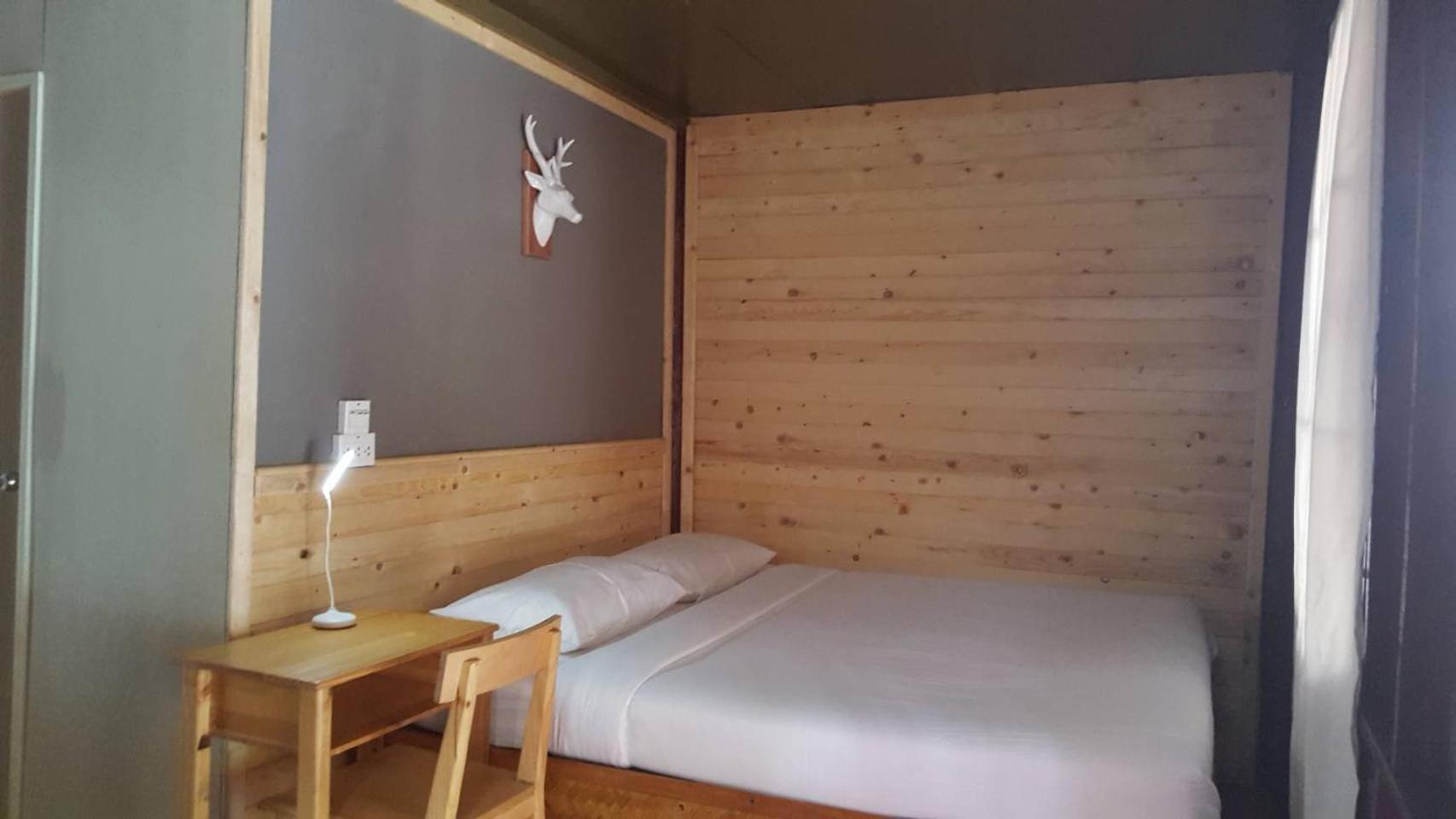 Lazy Hut