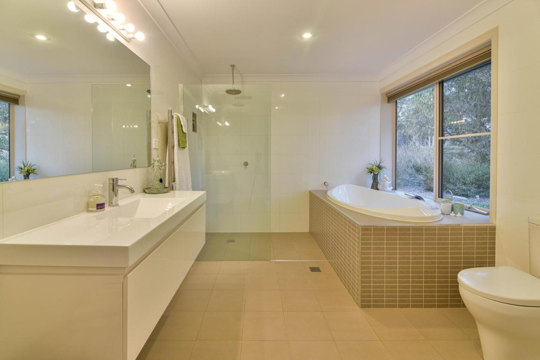 Lakeview Luxury Retreat