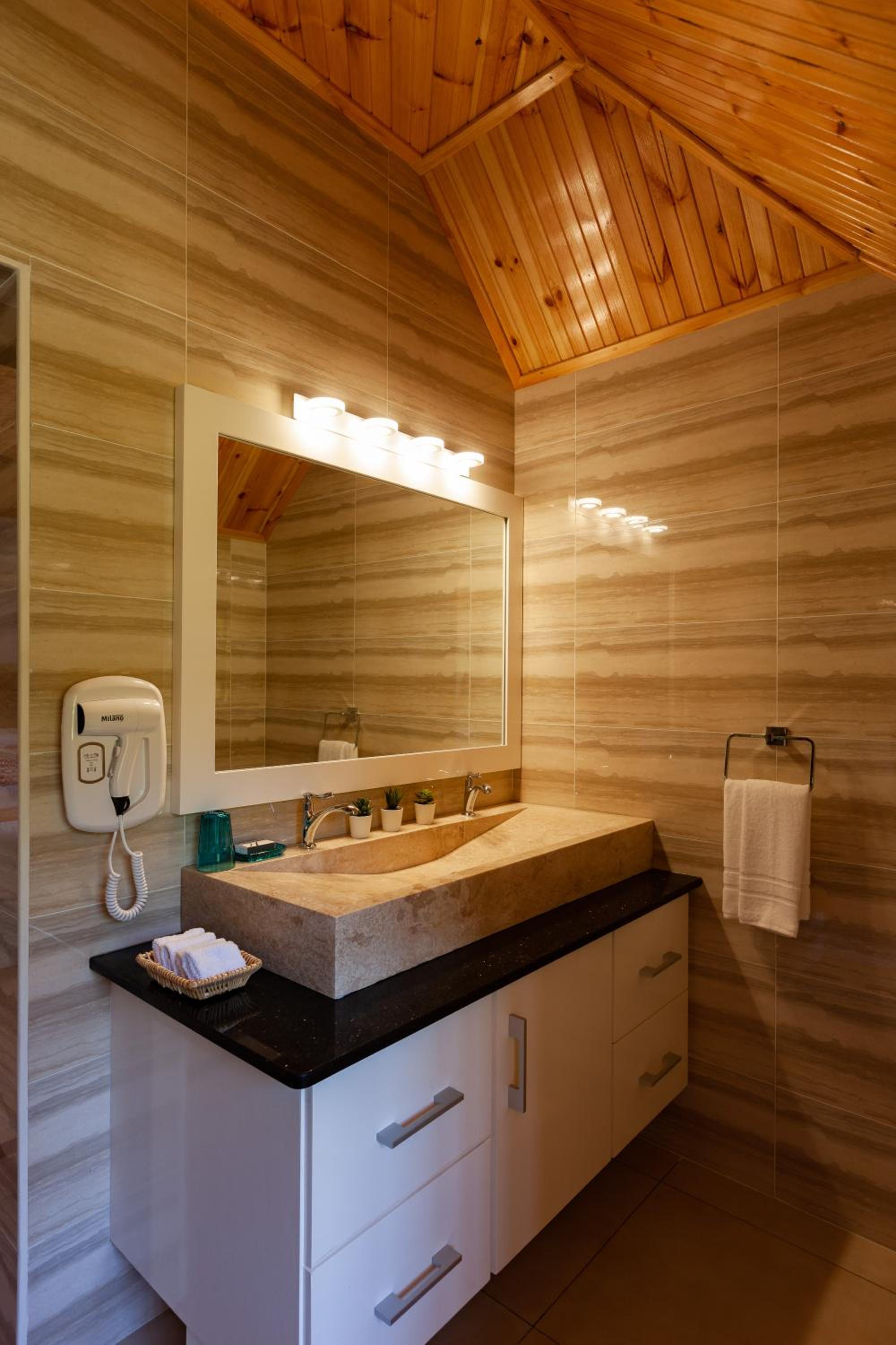 Casa De Leela Self Catering Guest House
