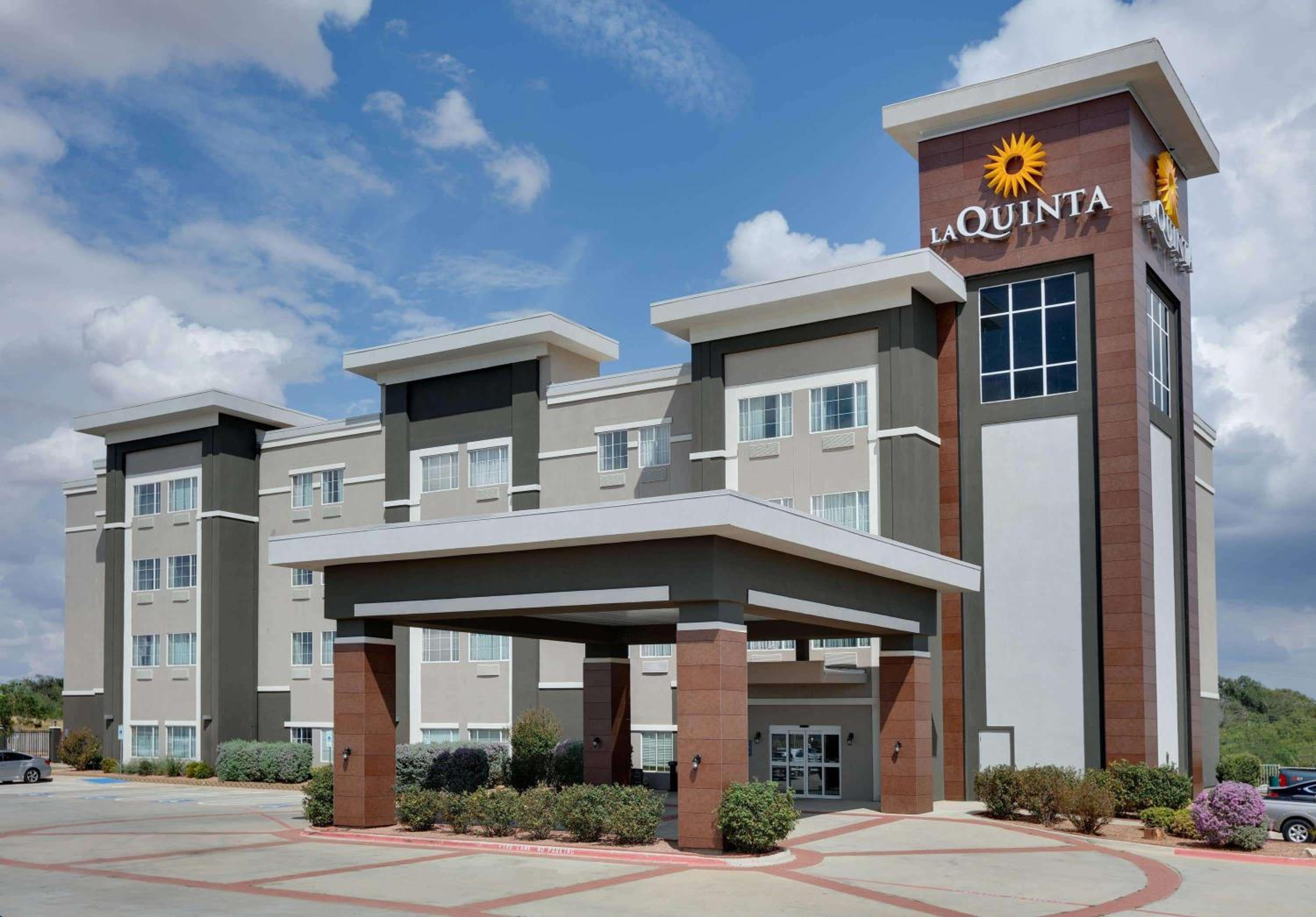 Big Spring Vacations - La Quinta by Wyndham Big Spring - Property Image 1