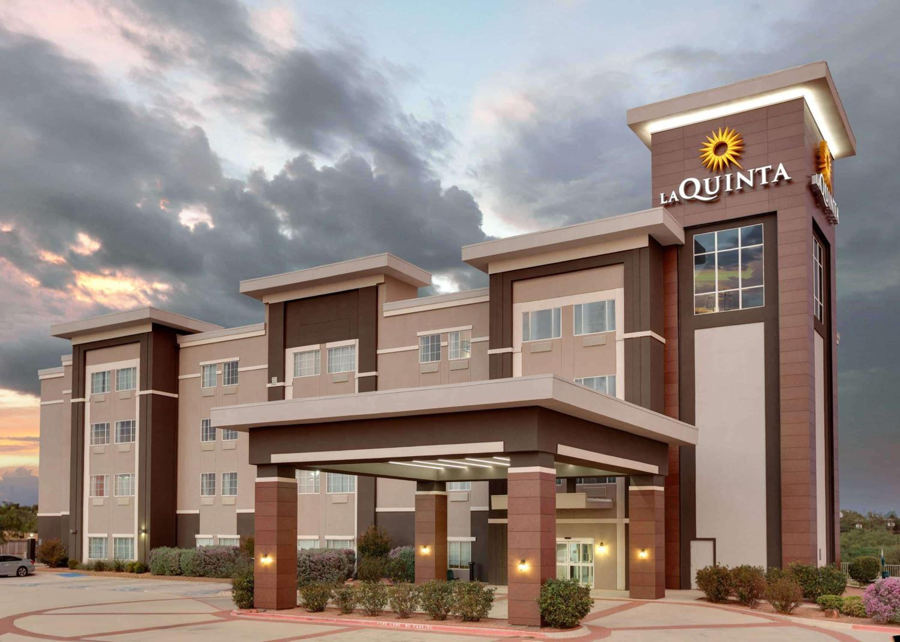 Big Spring Vacations - La Quinta by Wyndham Big Spring - Property Image 38