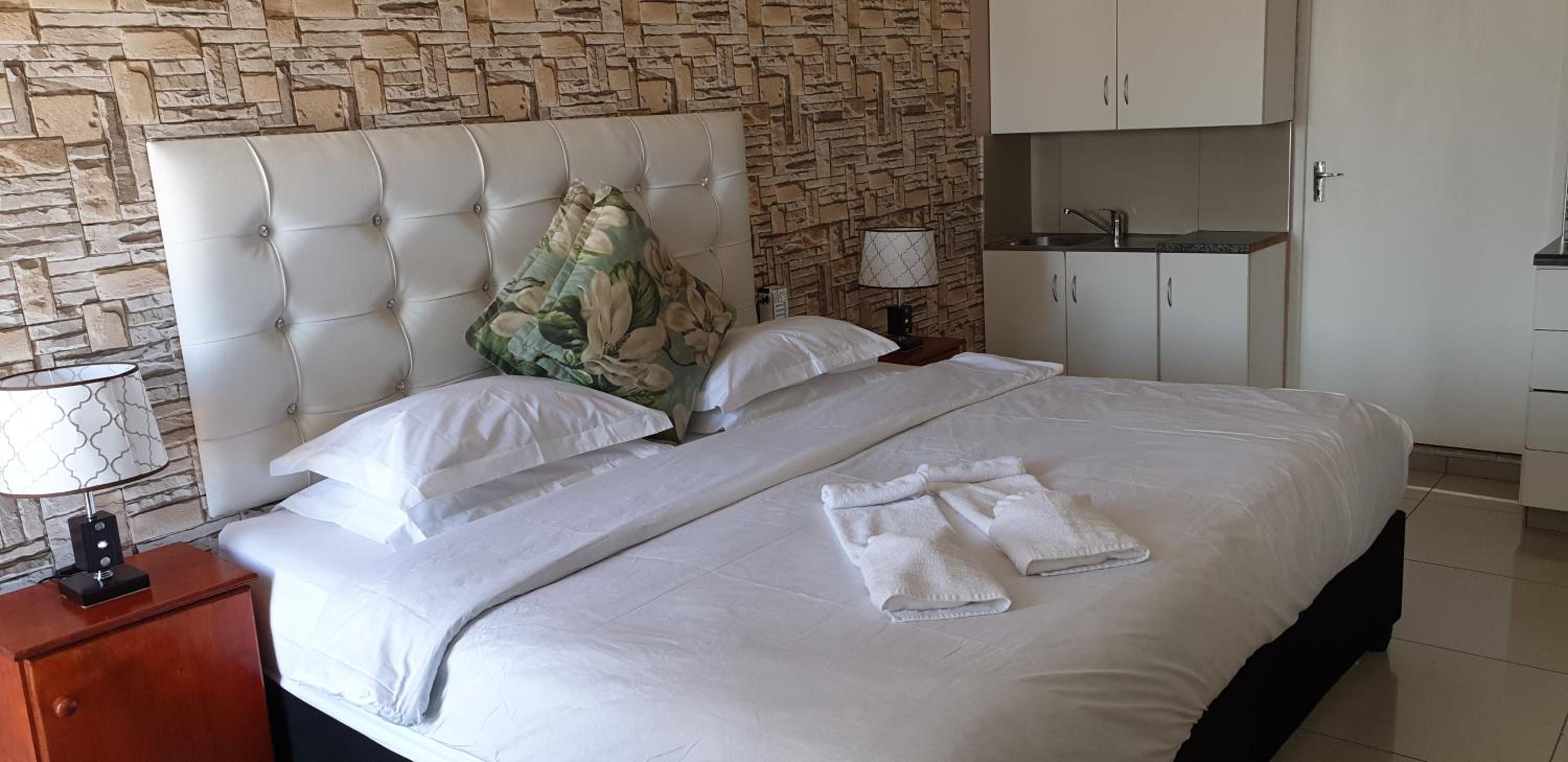 RJs Guesthouse
