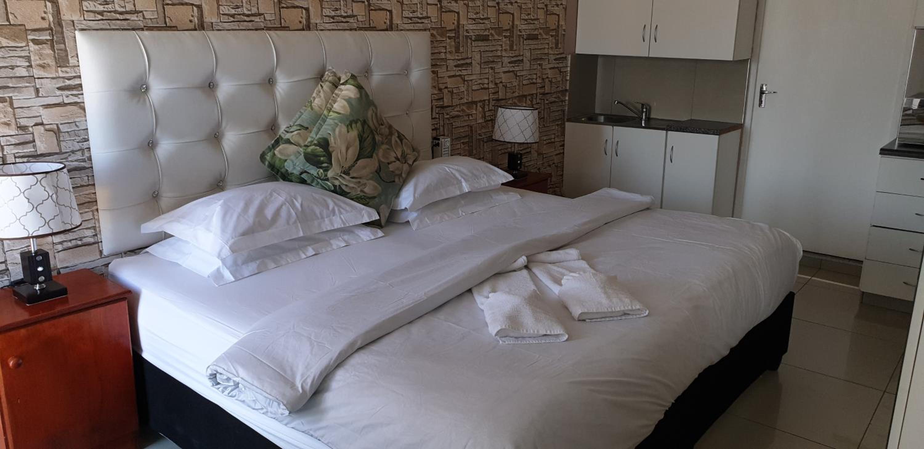 RJs Guesthouse