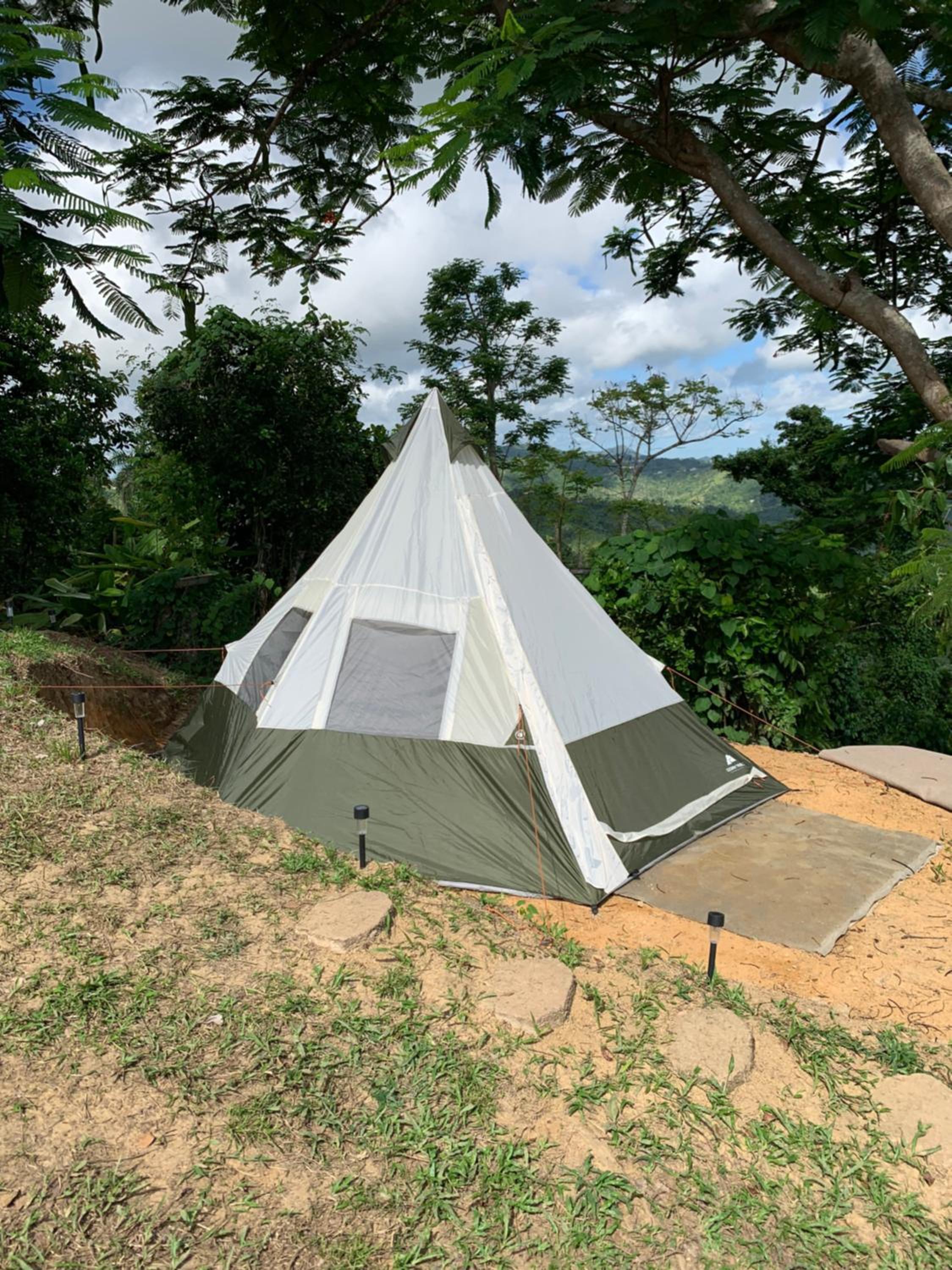 Camping para dos - a escoger segun disponibilidad de caseta o cabaña