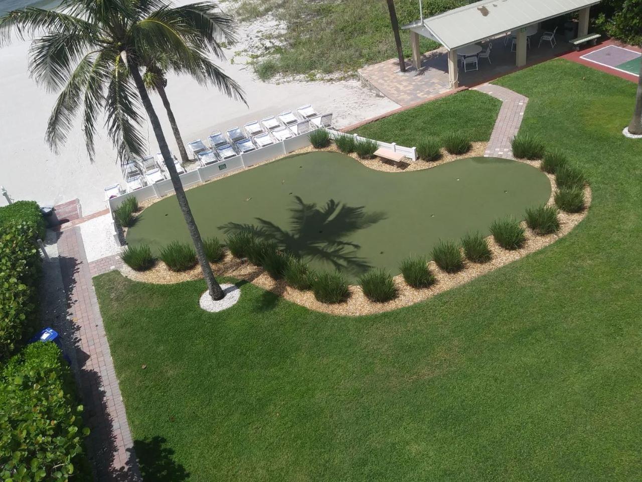 Turtle Crawl Inn - Longboat Key