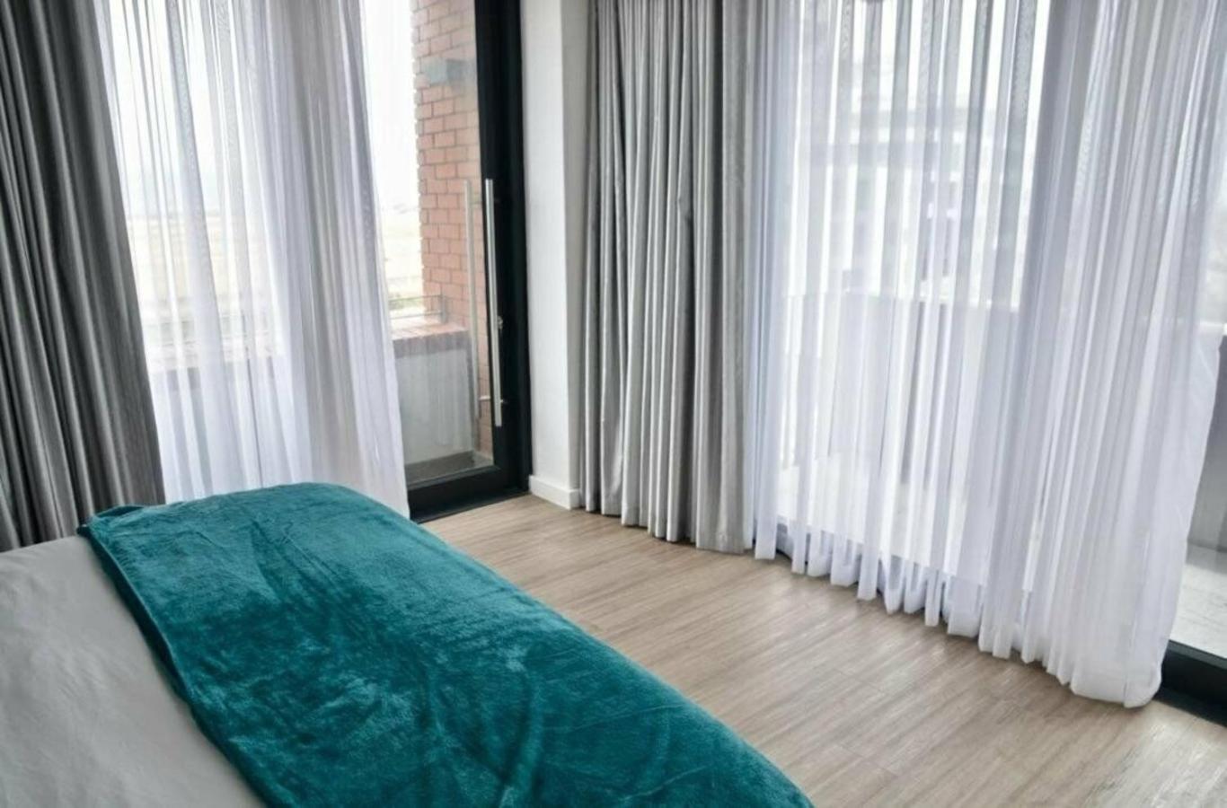 Matrix Luxury 2 bedroom Apartments Century City, Cape Town view 4