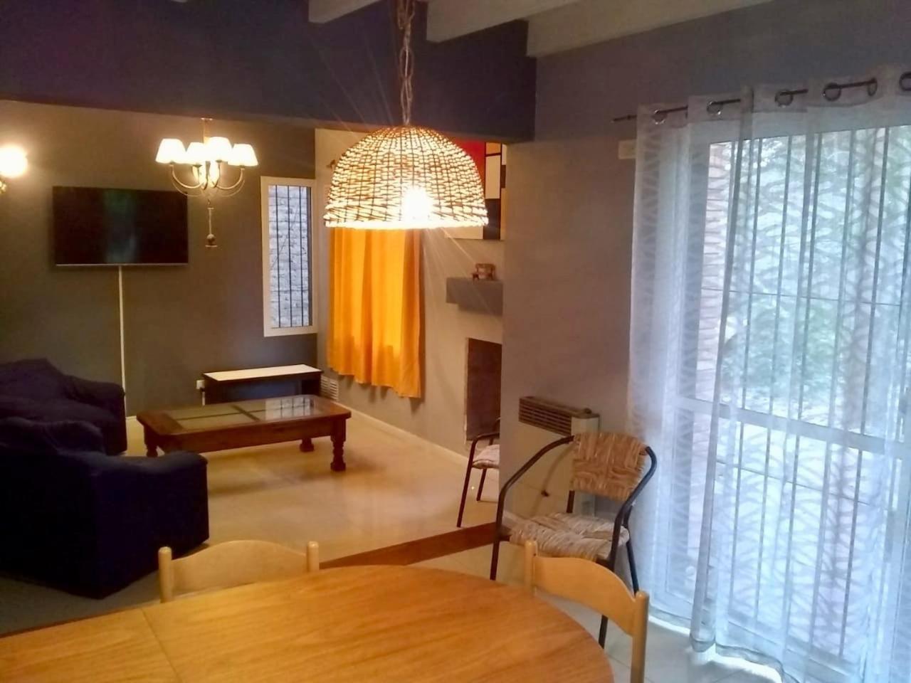 Shangri la - Casa y Pileta Privada