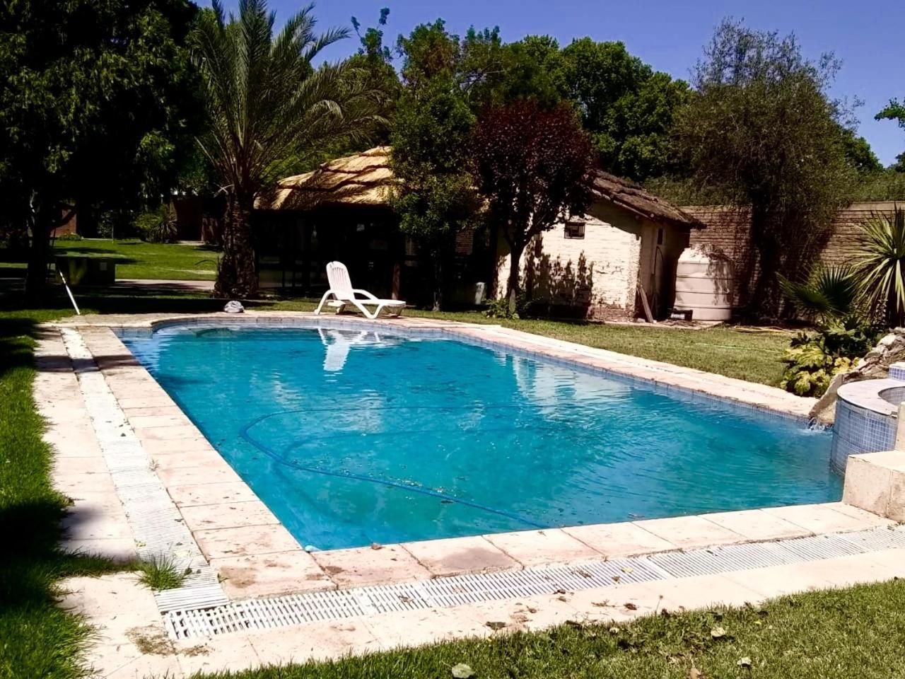Shangri la - Casa y Pileta Privada