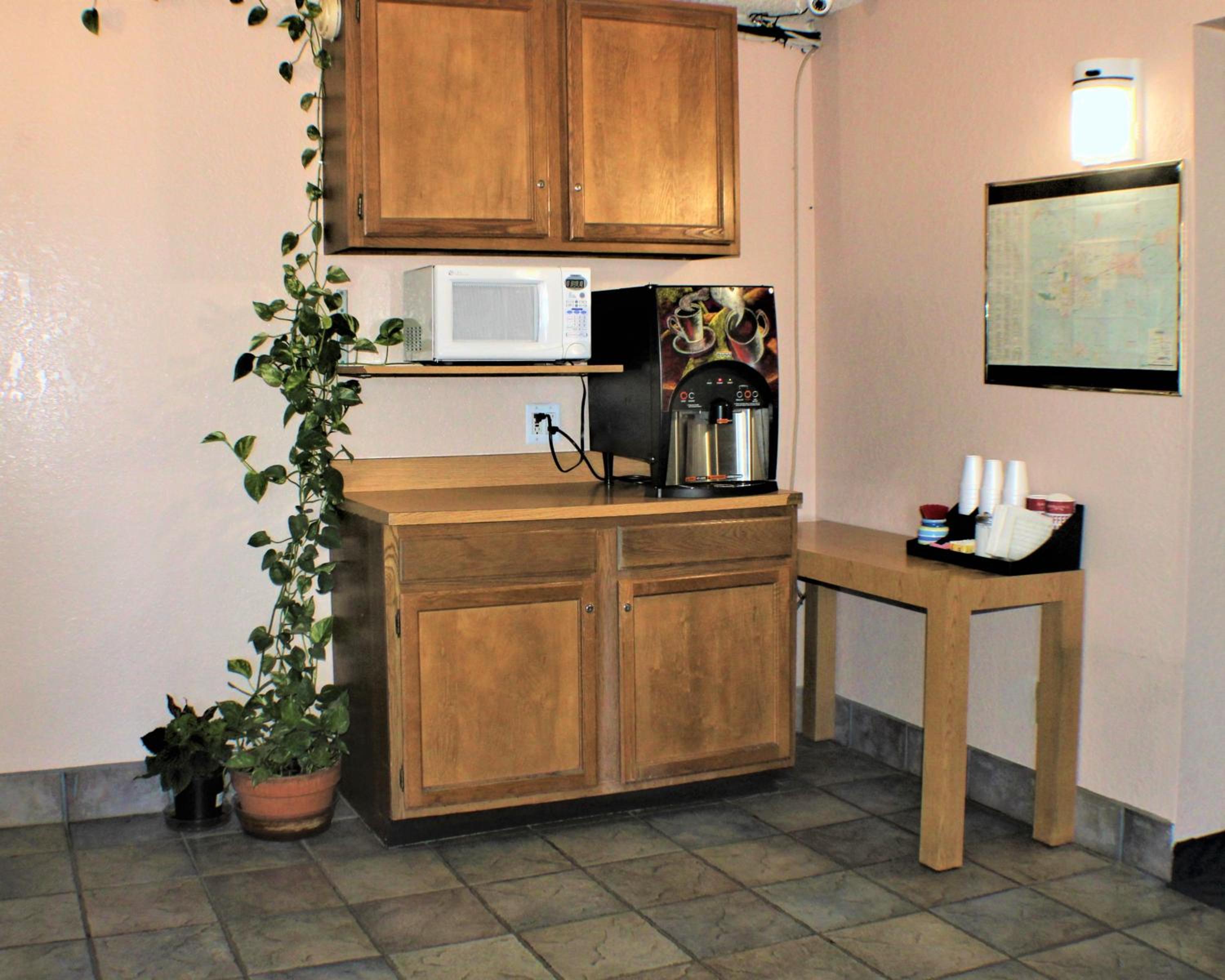 Payson Vacations - Knights Inn Payson - Property Image 1