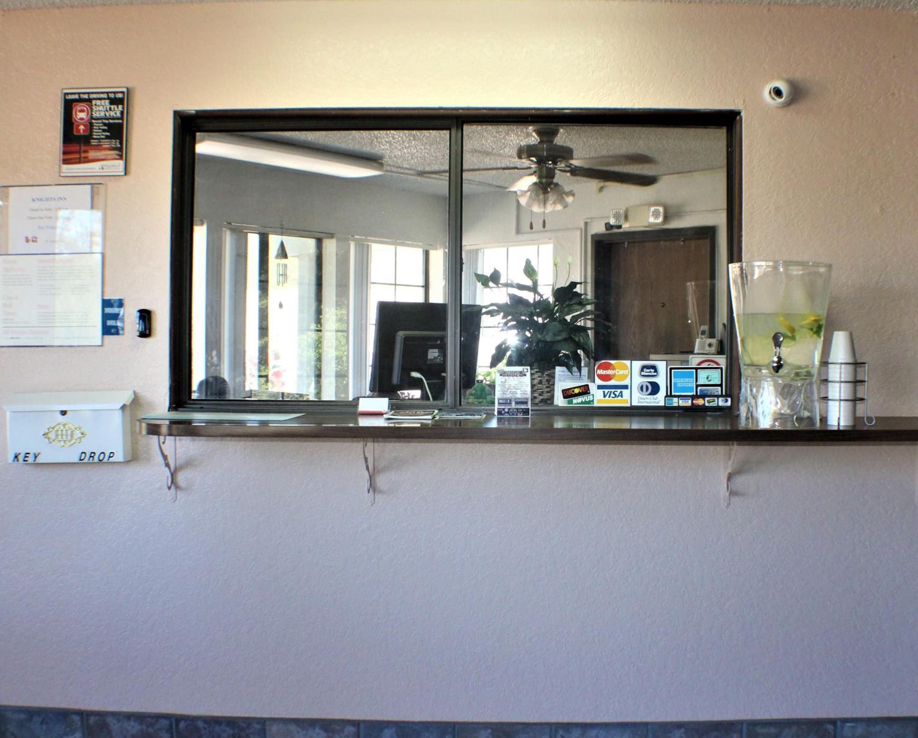 Payson Vacations - Knights Inn Payson - Property Image 3