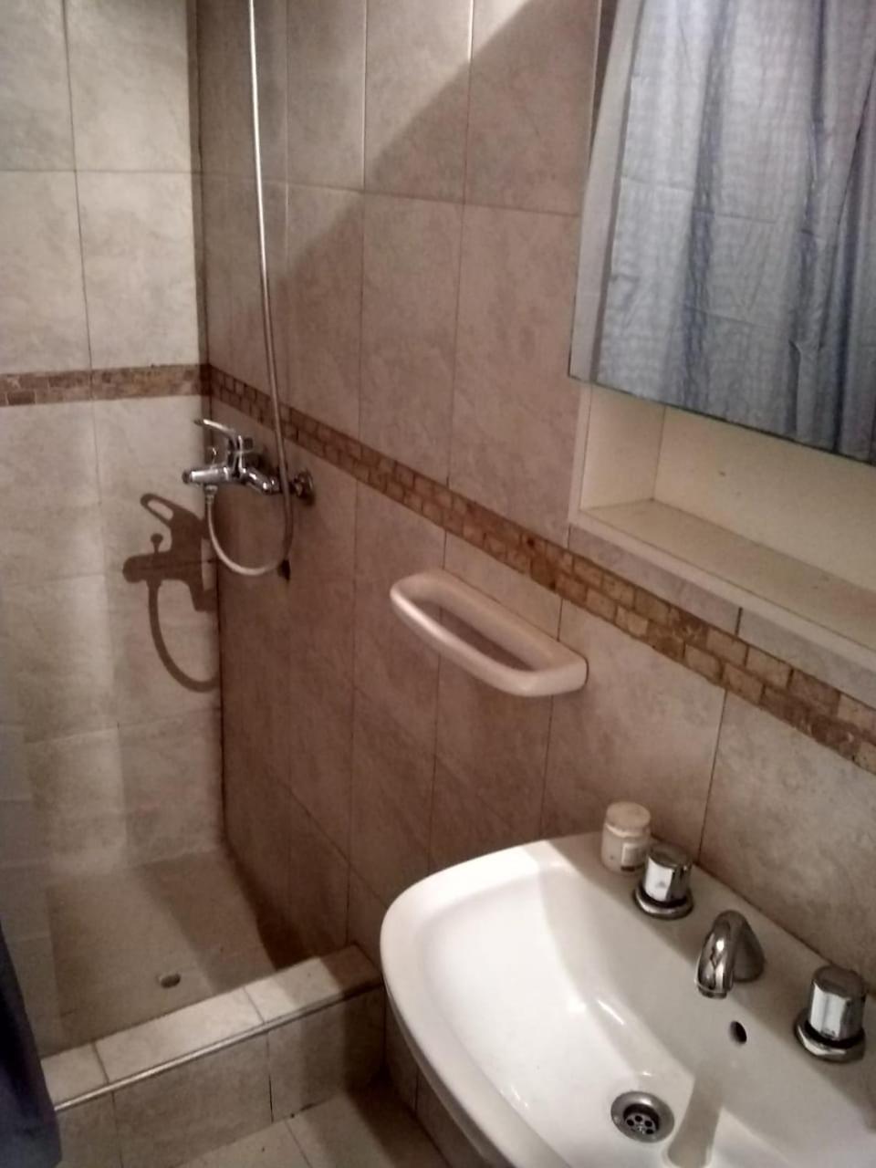 Shangri la - Casa y Pileta Privada