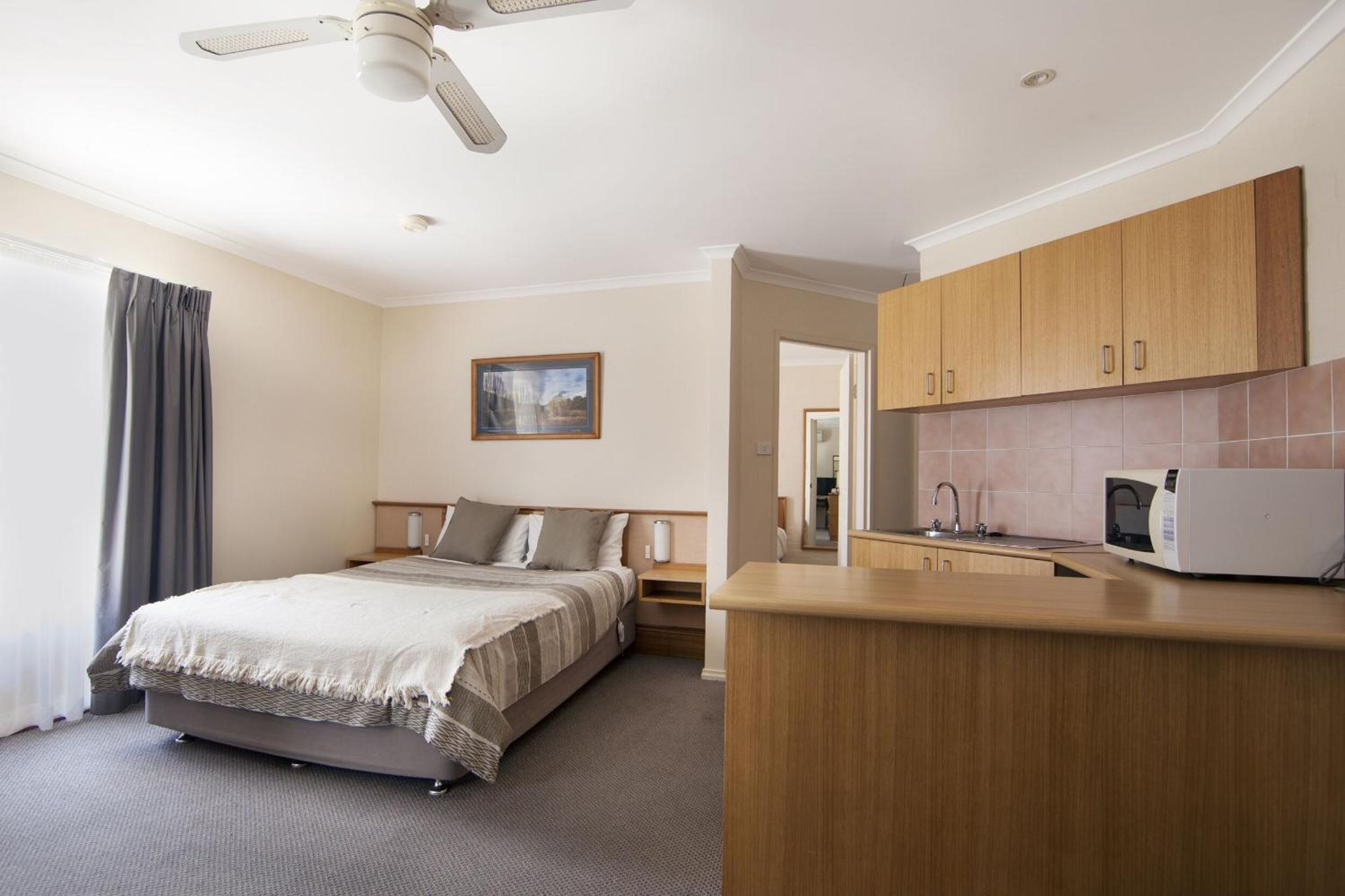 Redhill Cooma Motor Inn