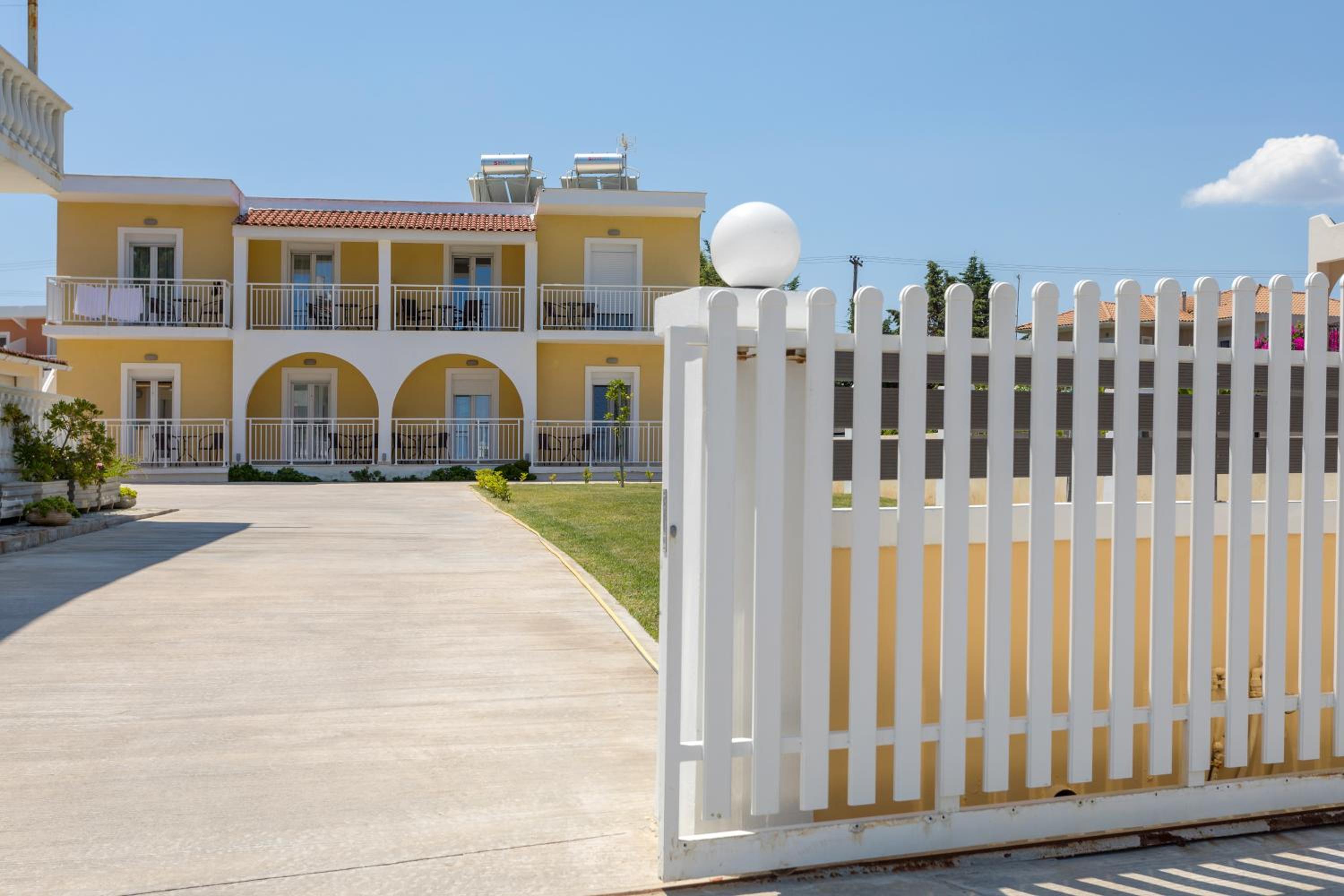 Morfeas Zante Apartments