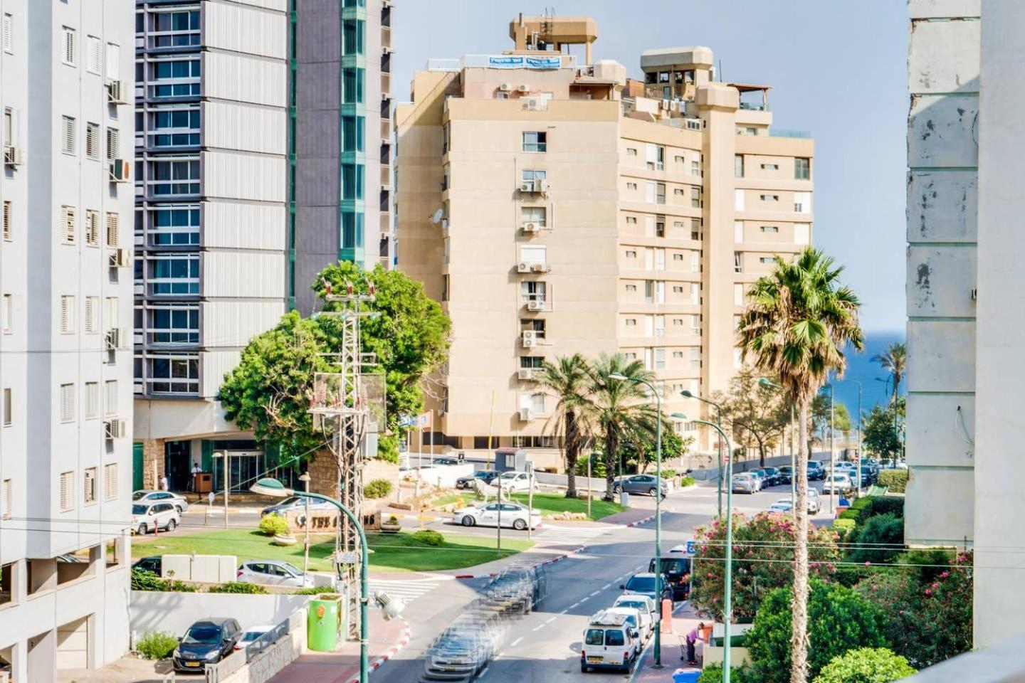 MAGNIFIQUE APPARTEMENT A 3' DE LA PLAGE ET KIKAR