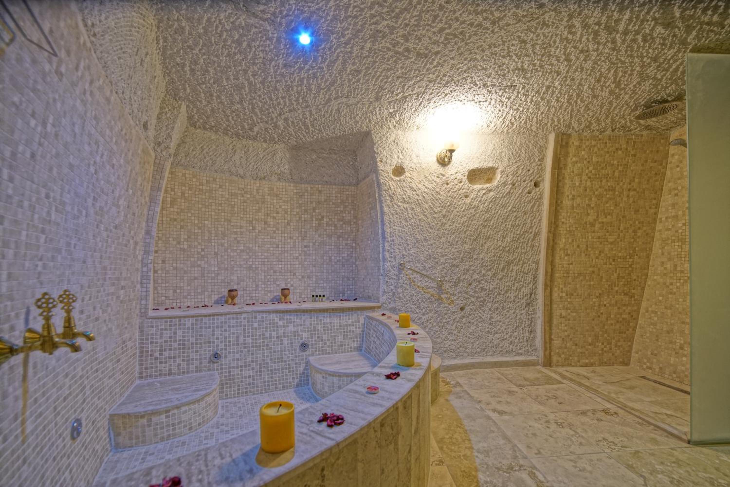 Zeus Cave Suites - Image 7