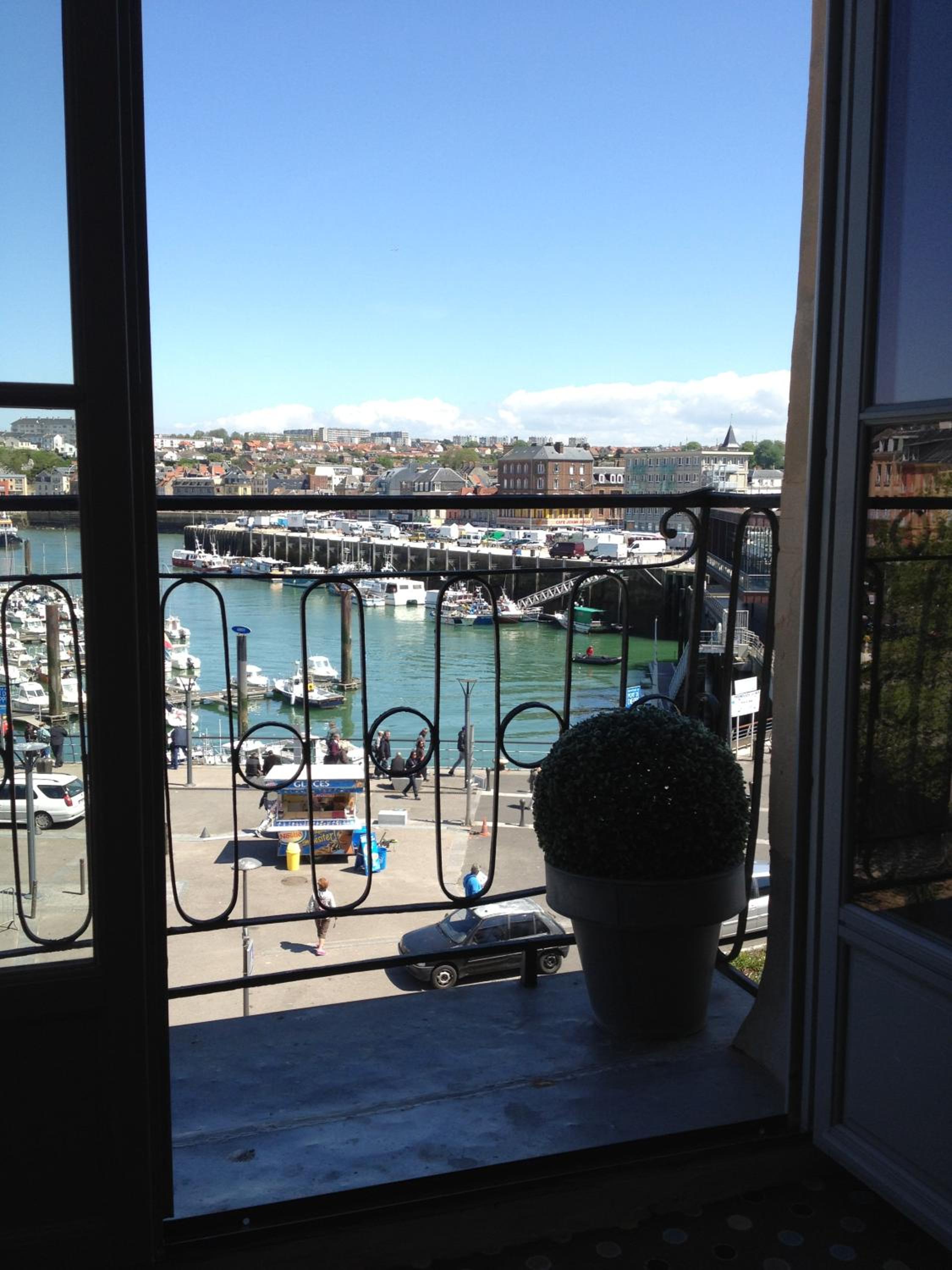 balcony