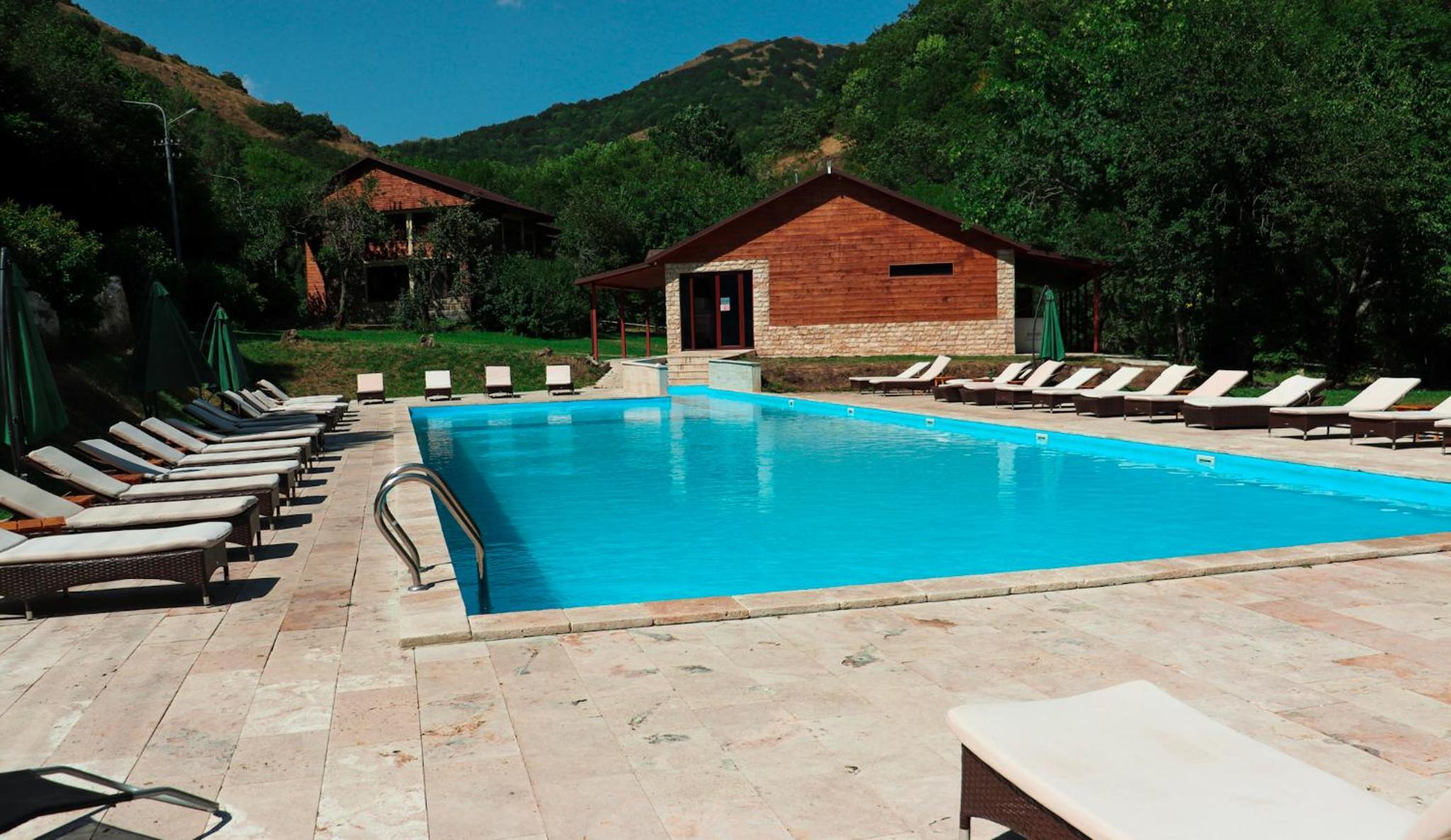 Apricot Aghveran Resort