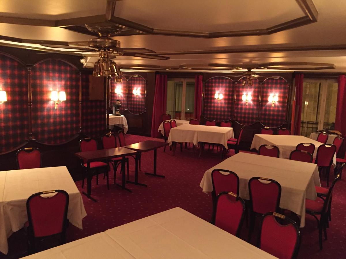 restaurant