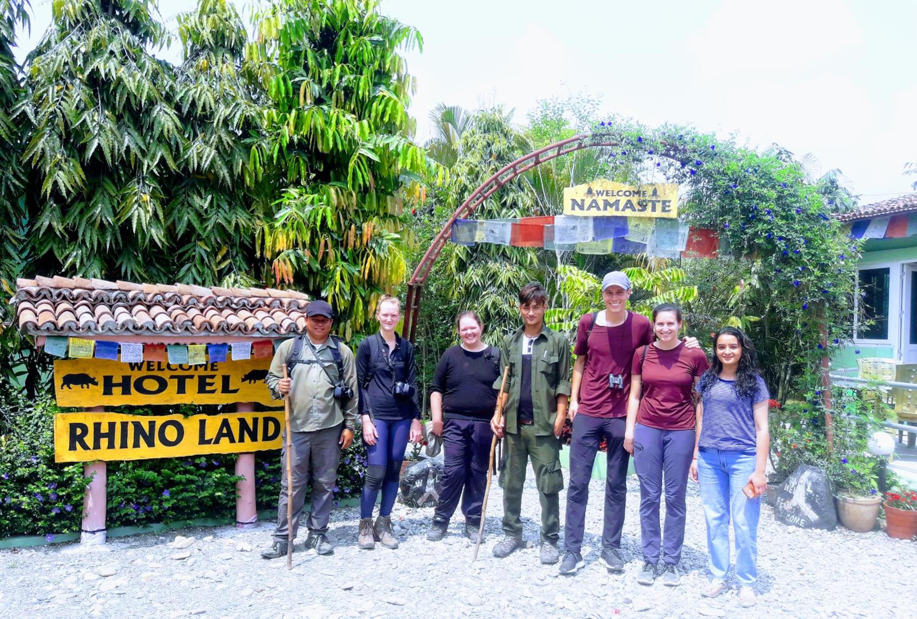 Hotel Rhino Land-Sauraha Family Home