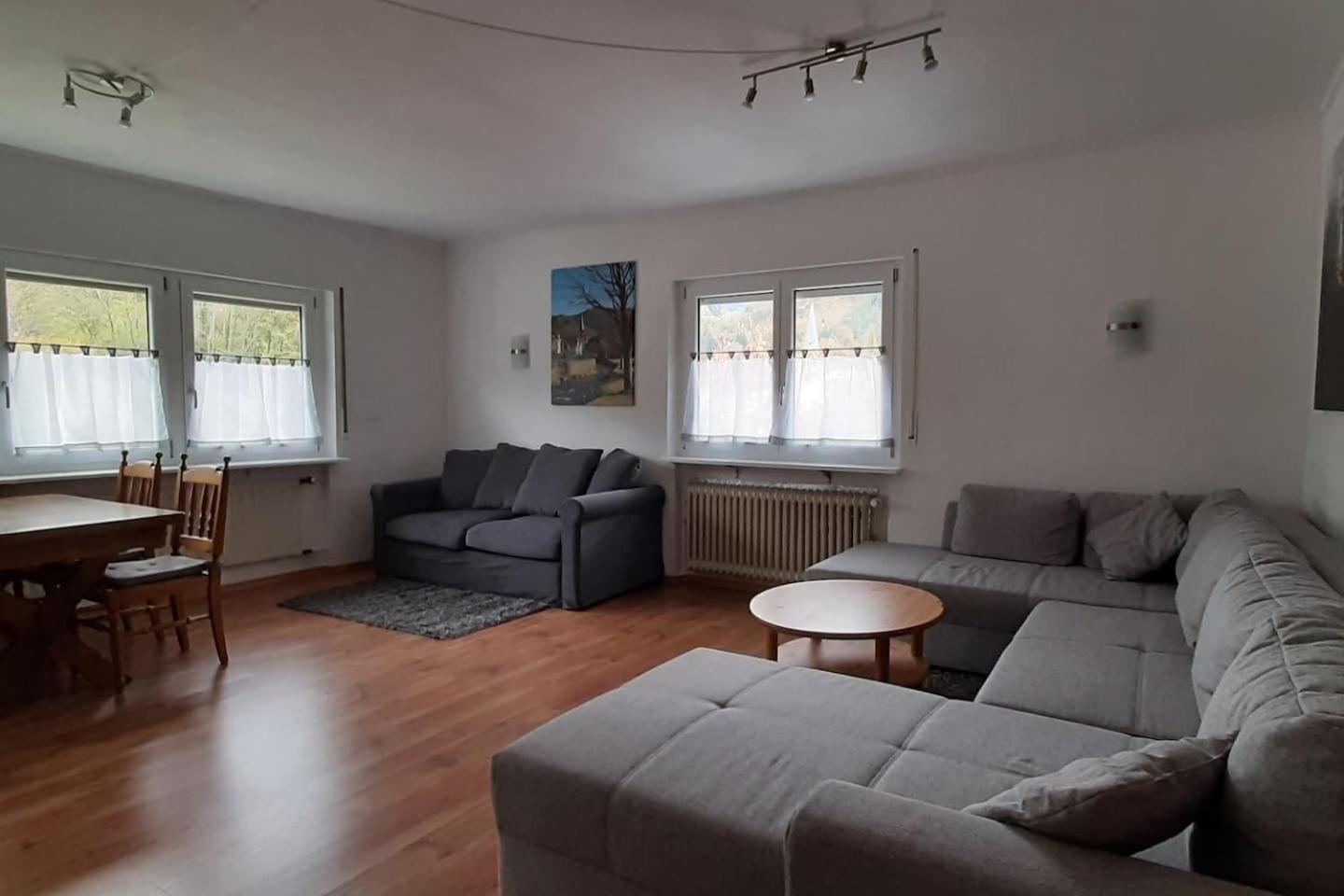 Steepleview House, Schwarzwaldblick Apartment - spacious & peaceful