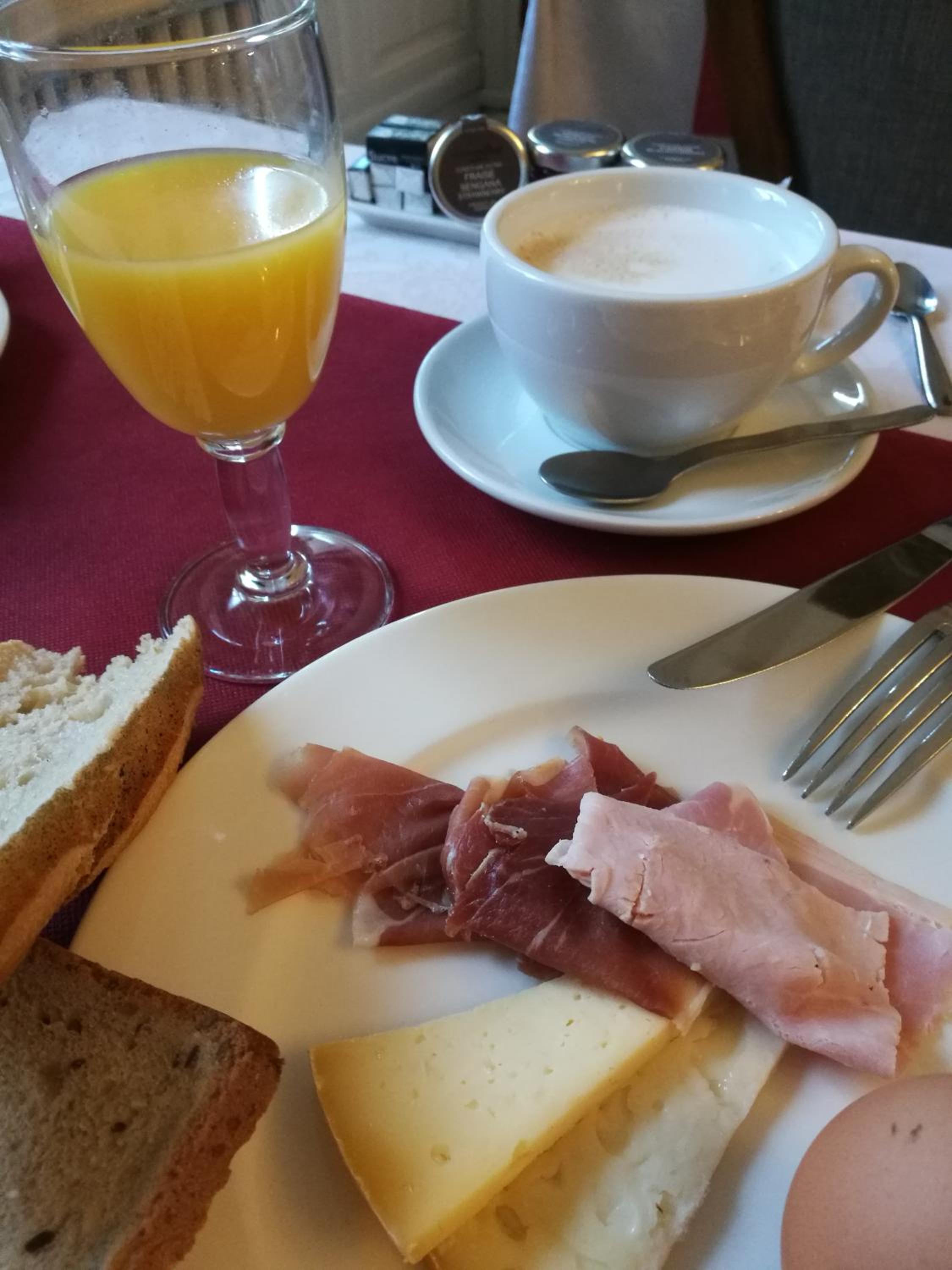breakfast buffet