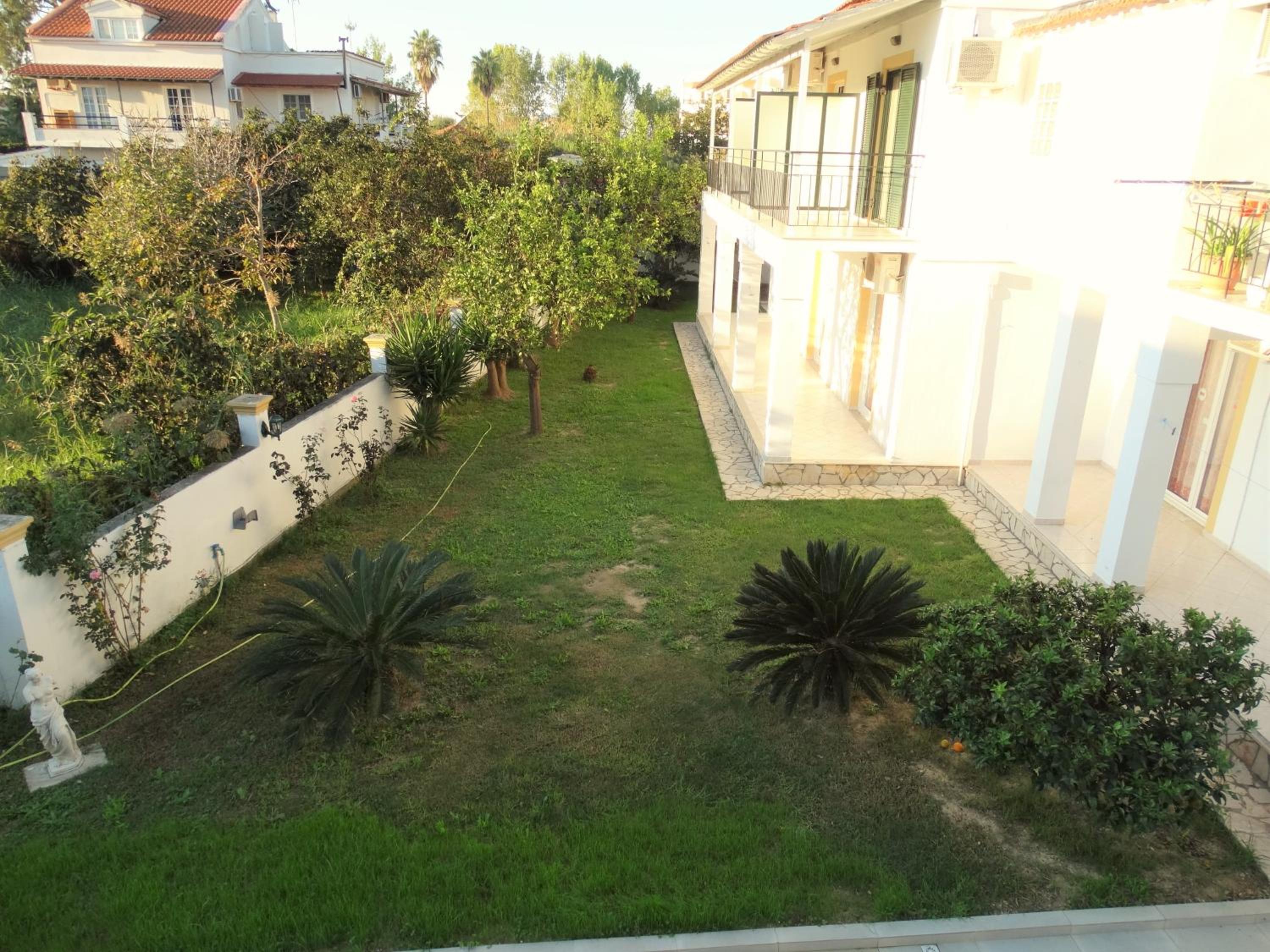 Photo 32