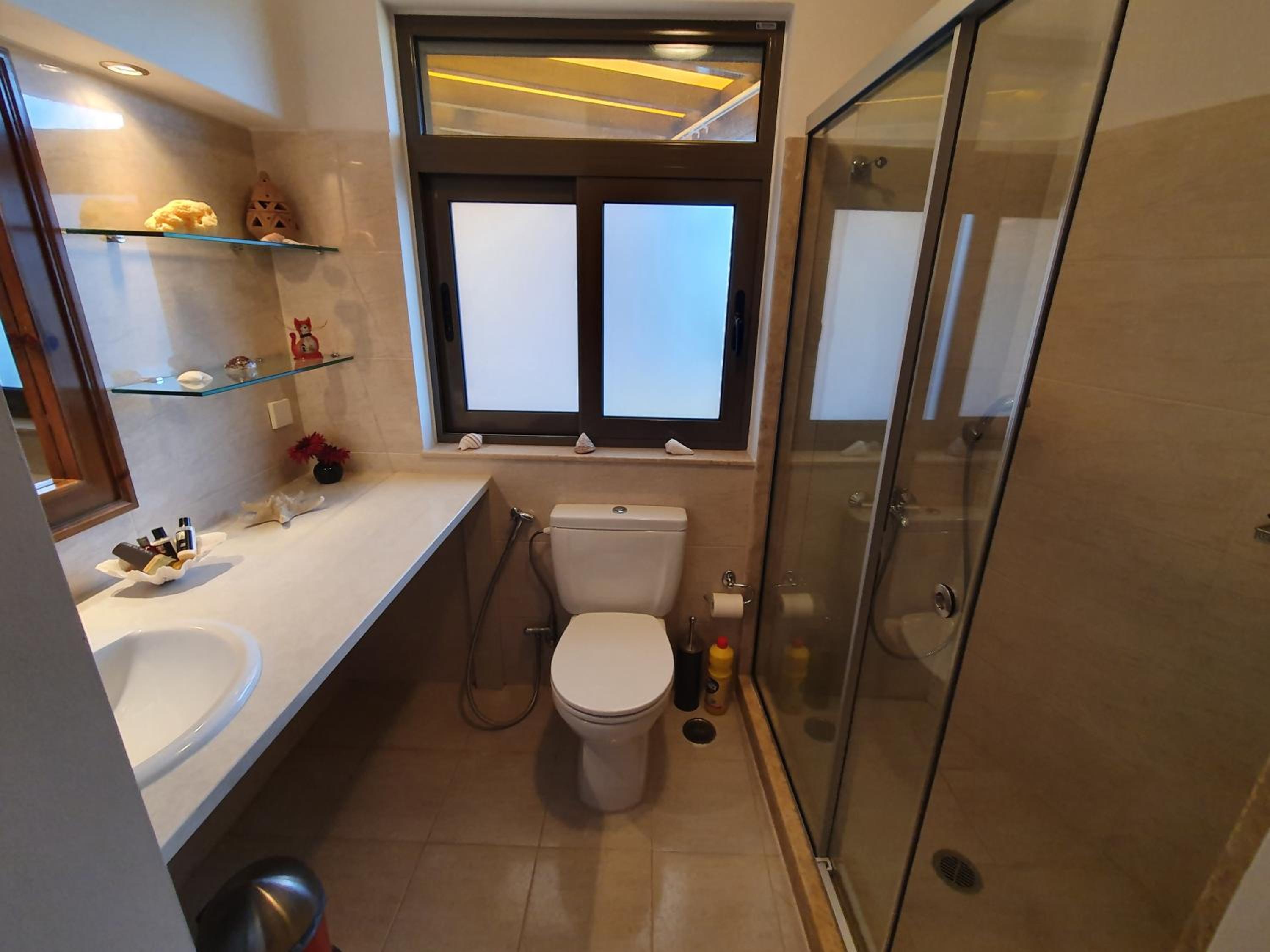 Villa Azure Sea, Istron