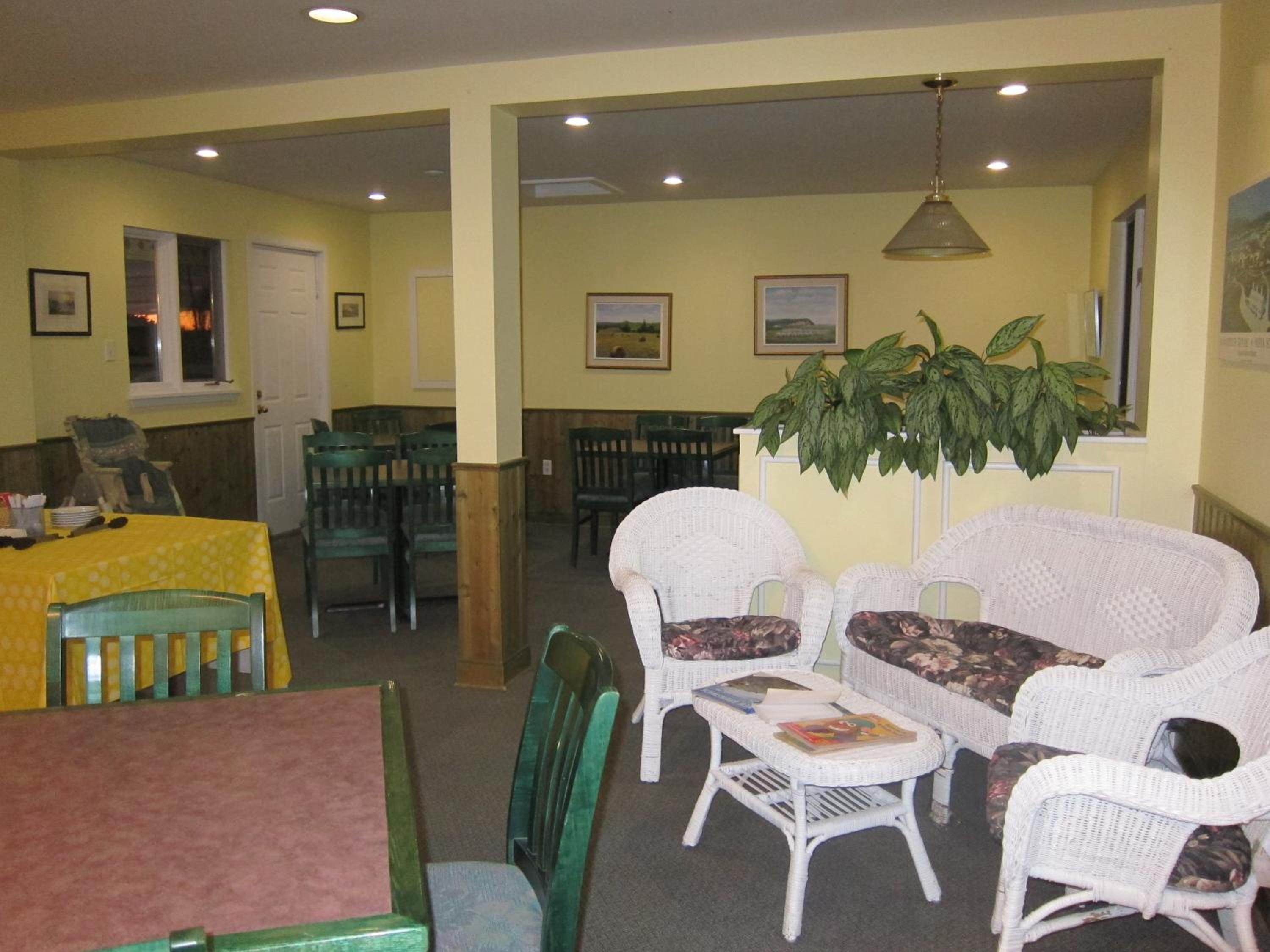 Annapolis Royal Inn & Suites