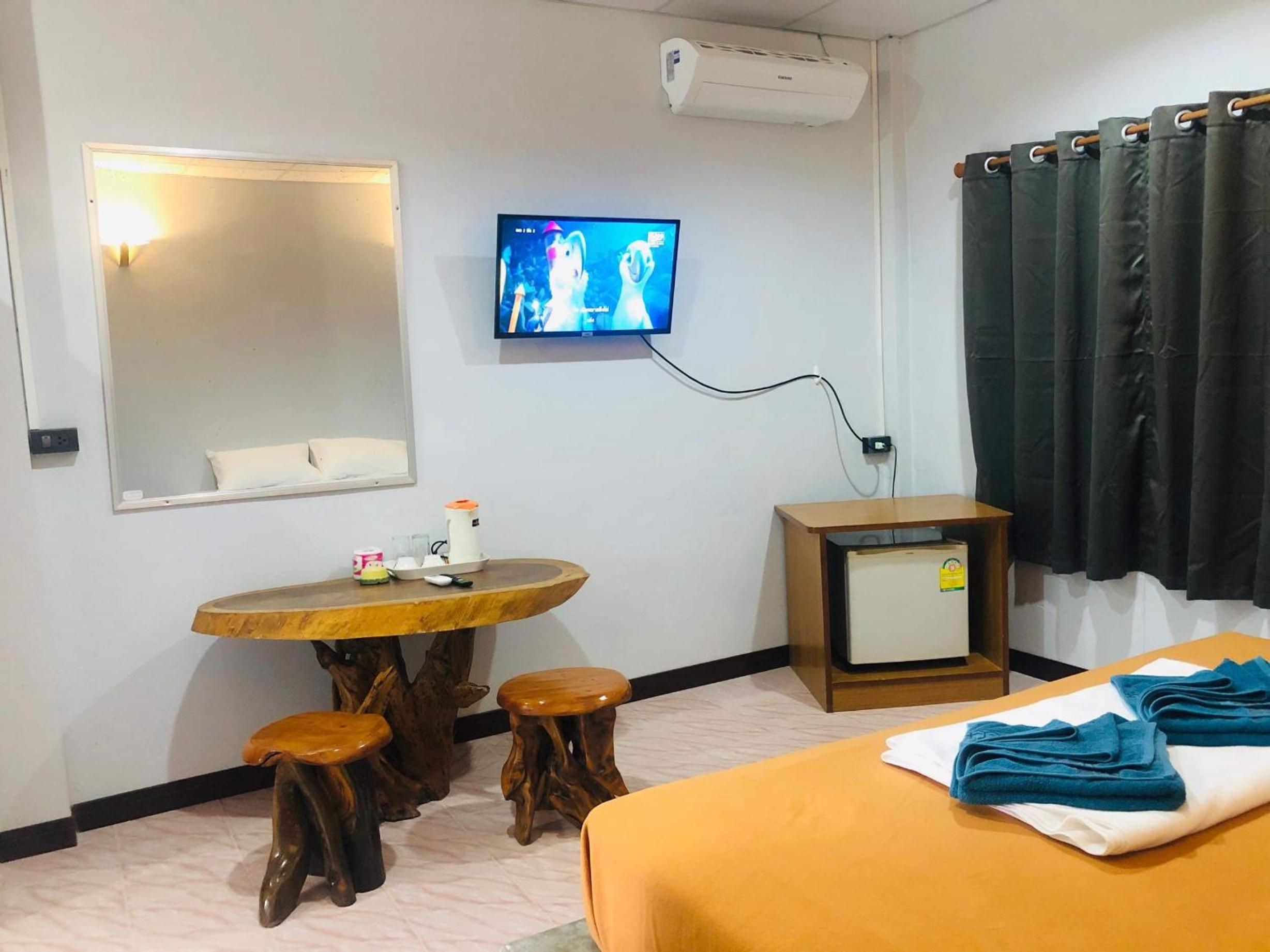 Lovely Lanta Resort