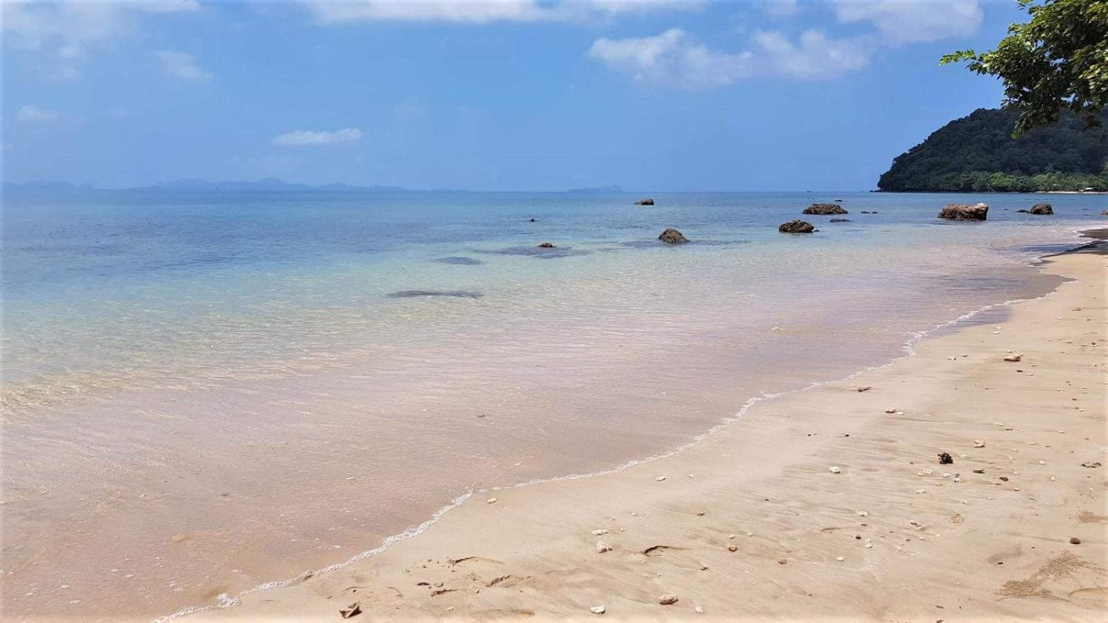 Koh Jum Coral Bay Resort