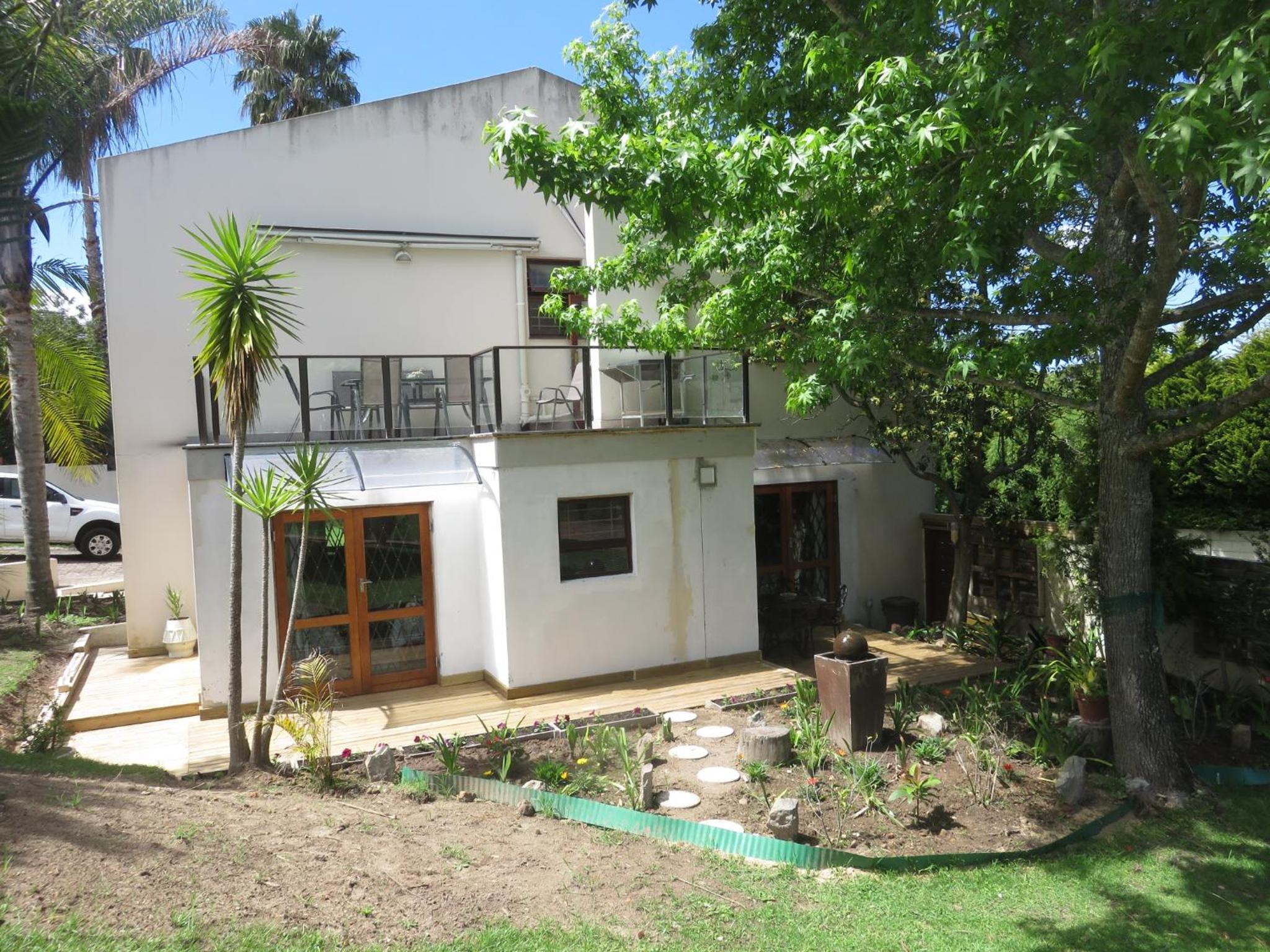 Cul de Sac - Accommodation