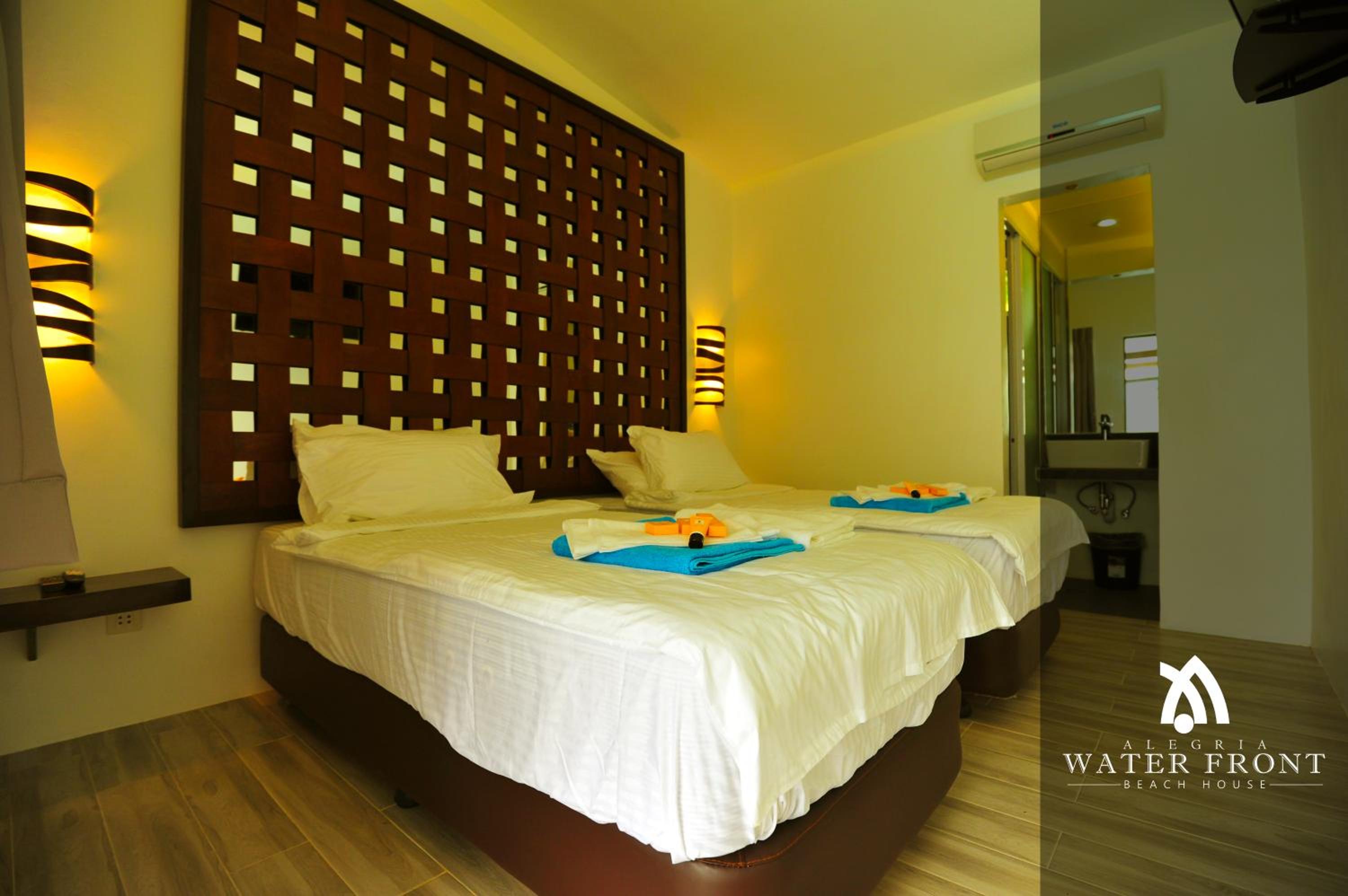 Alegria Water Front Beach House view 3