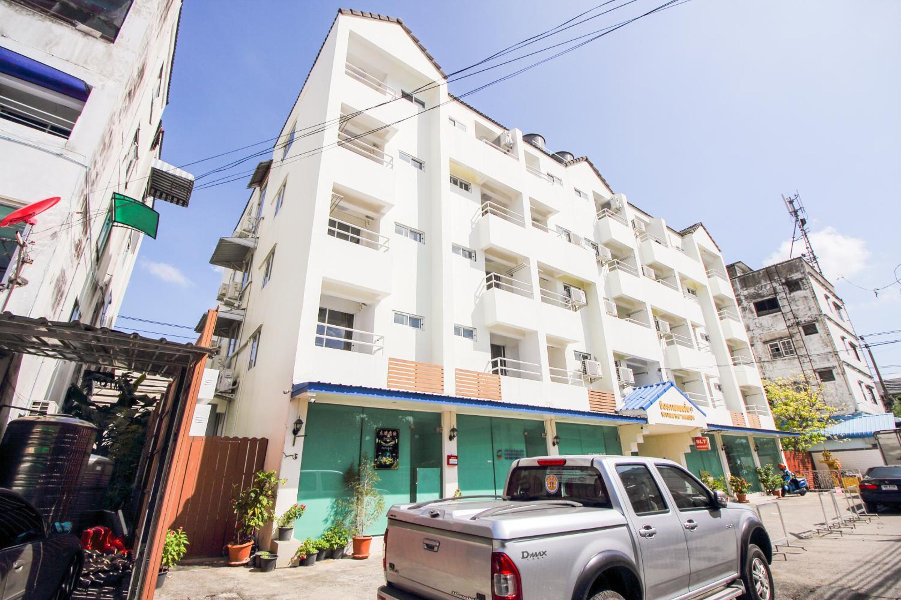 SLT Apartment Bangkok