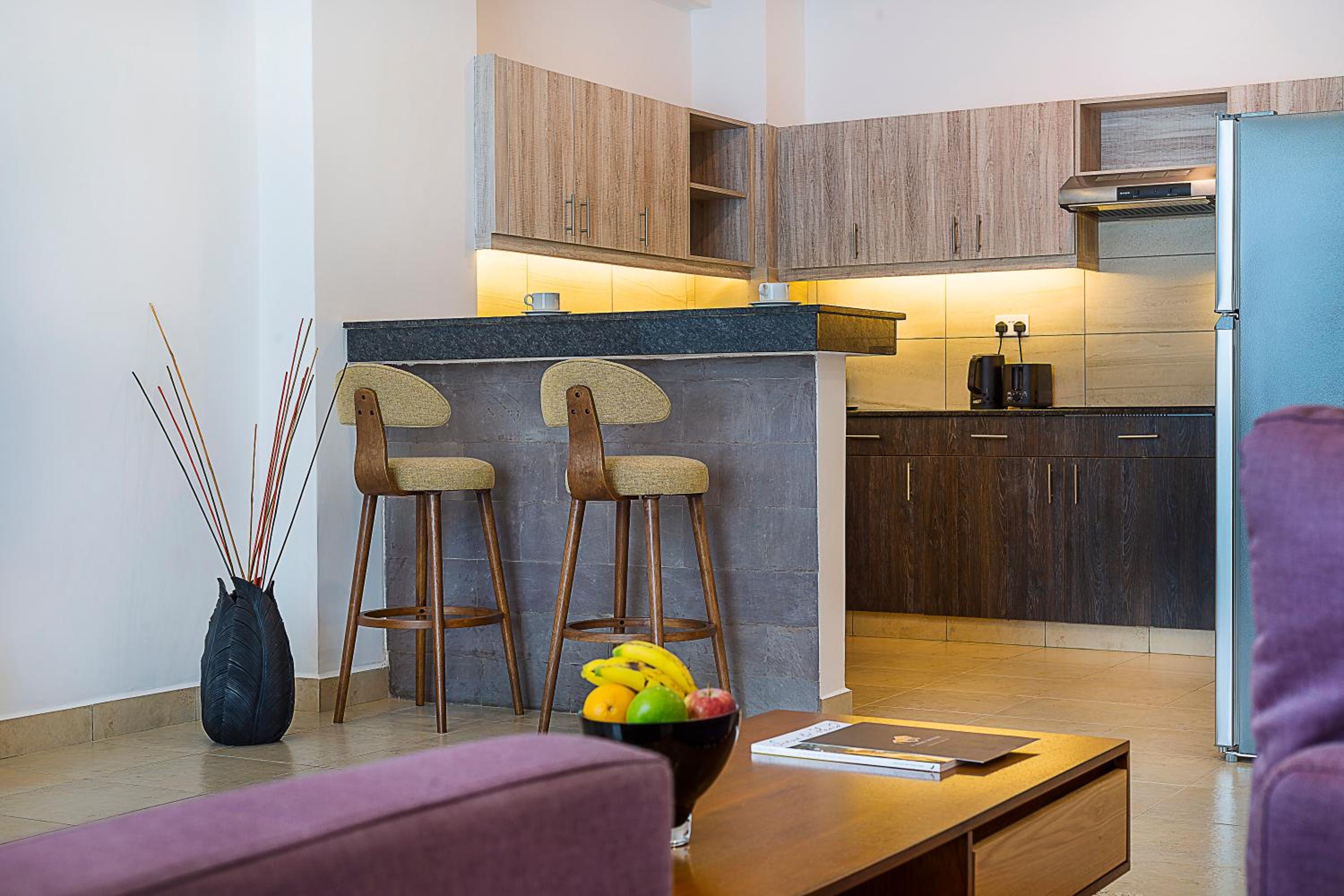 L'Aziz Suites - Near Aga Khan Hospital photo 2